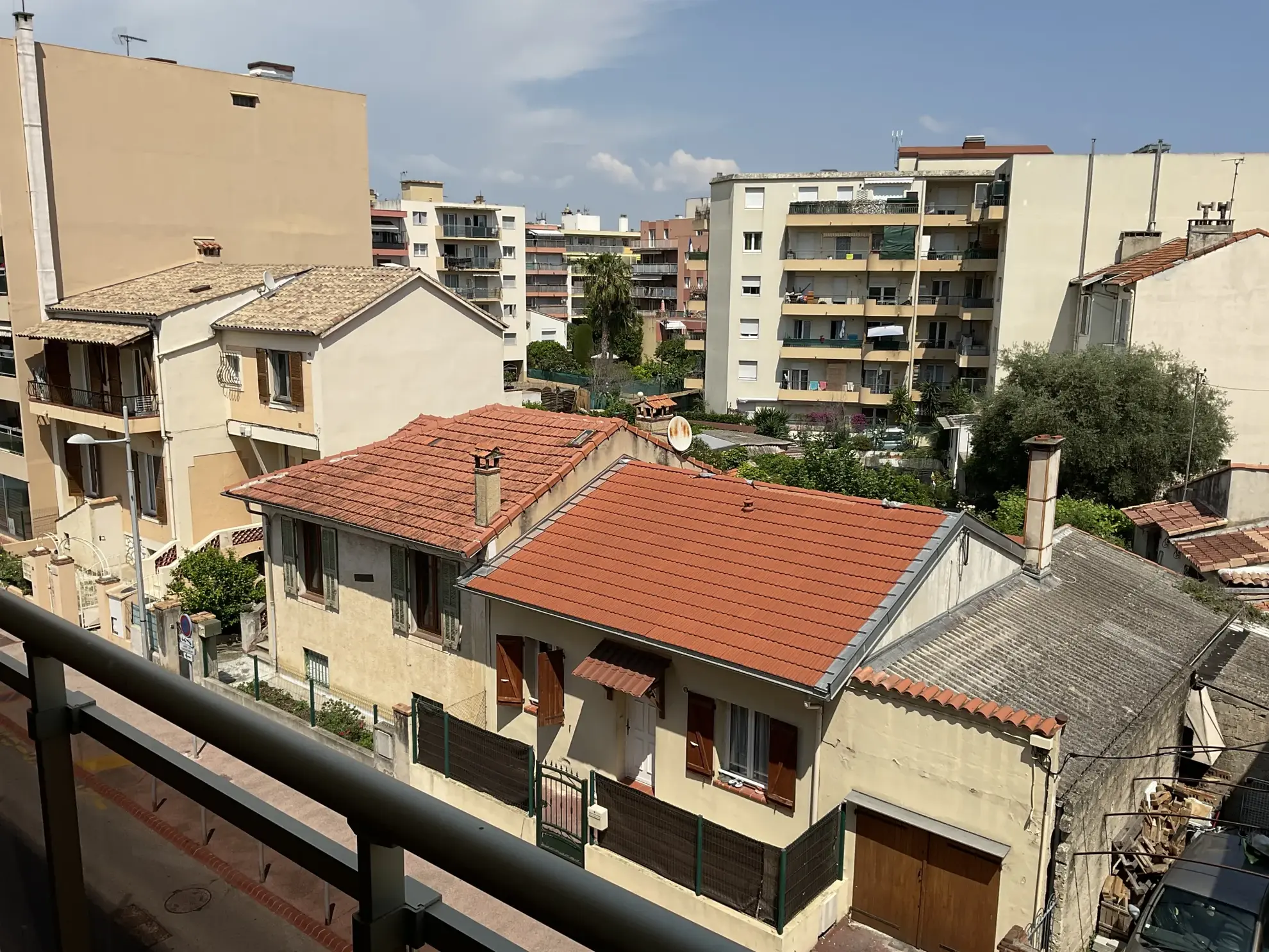 Vente d'un vaste studio sécurisé et loué à Cagnes-sur-Mer - Investissement idéal 