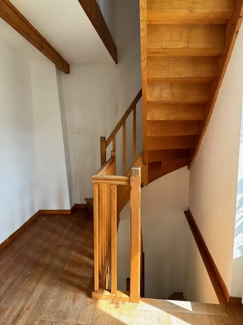 Maison de ville avec 3 chambres à Saint Hermine, centre-ville 