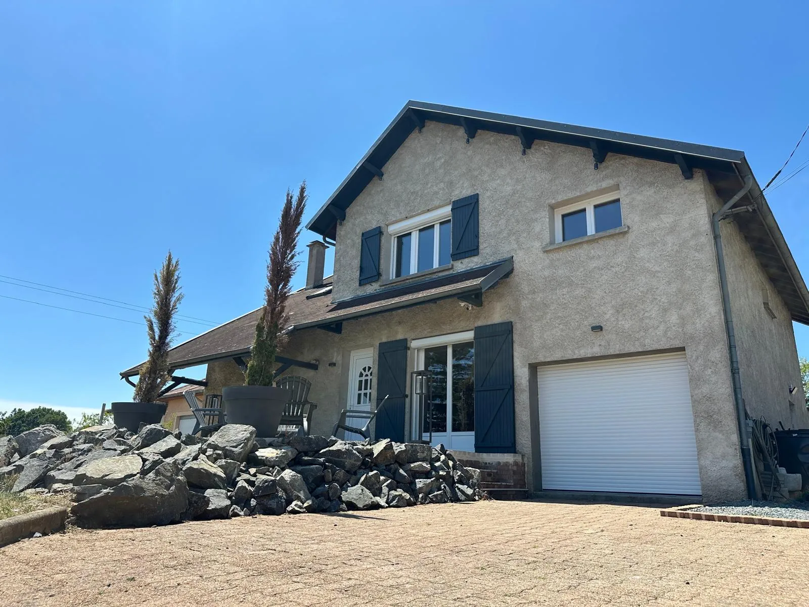 Maison individuelle avec vue dégagée à Brugheas - 146 m² rénovés 