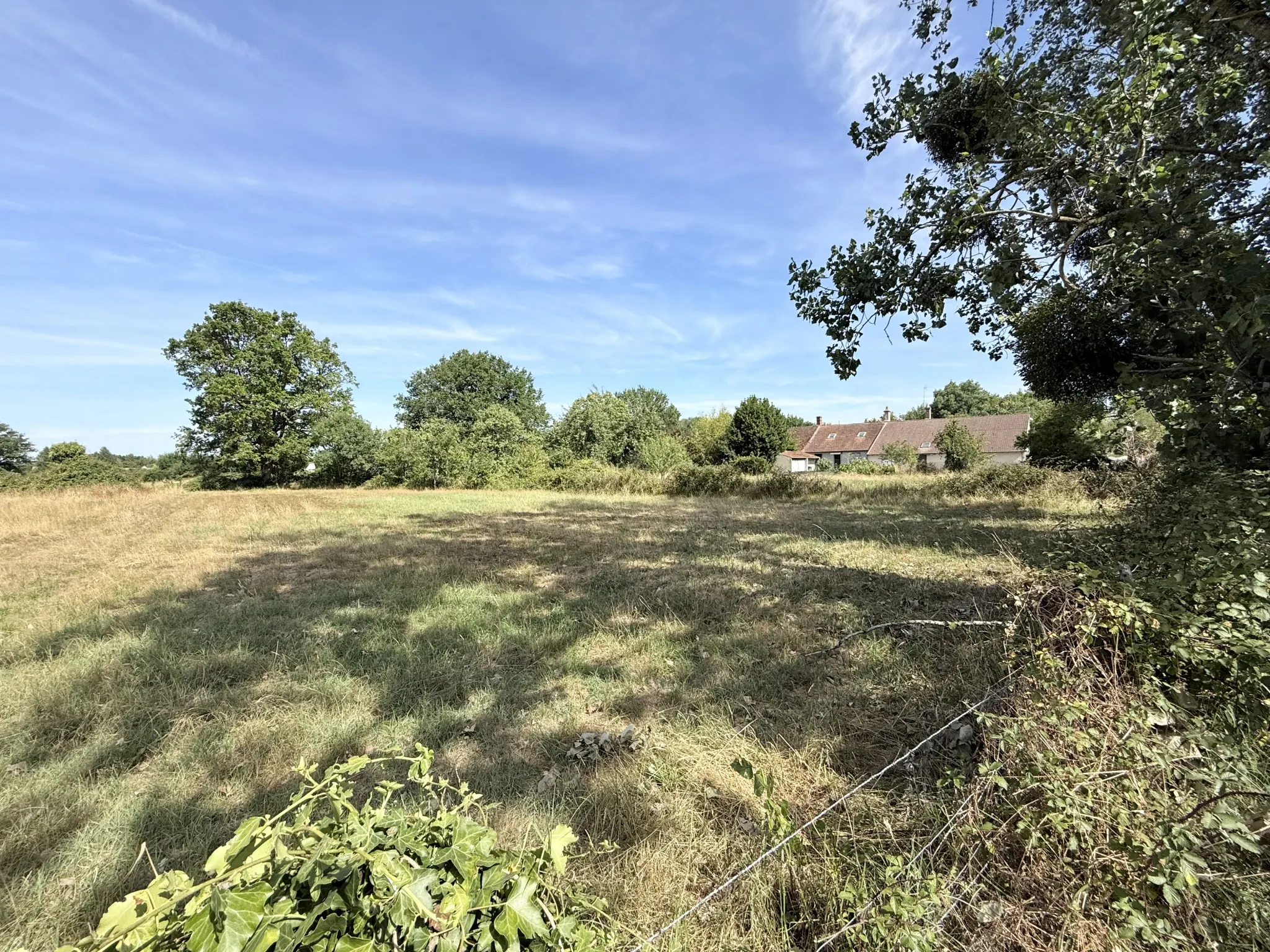 Ancien corps de ferme à rénover près de Vierzon, 166 m² habitables 