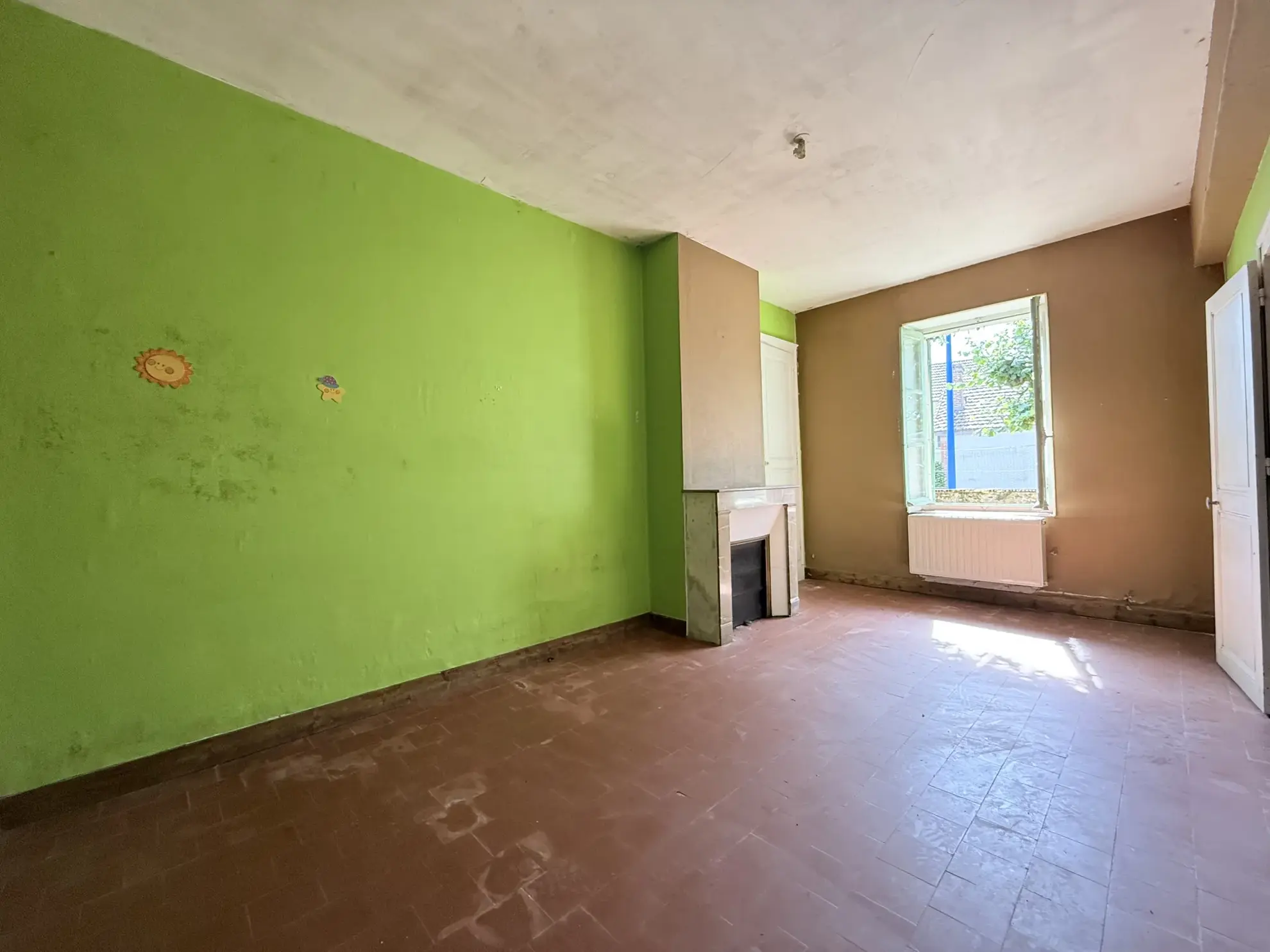 Ancien corps de ferme à rénover près de Vierzon, 166 m² habitables 