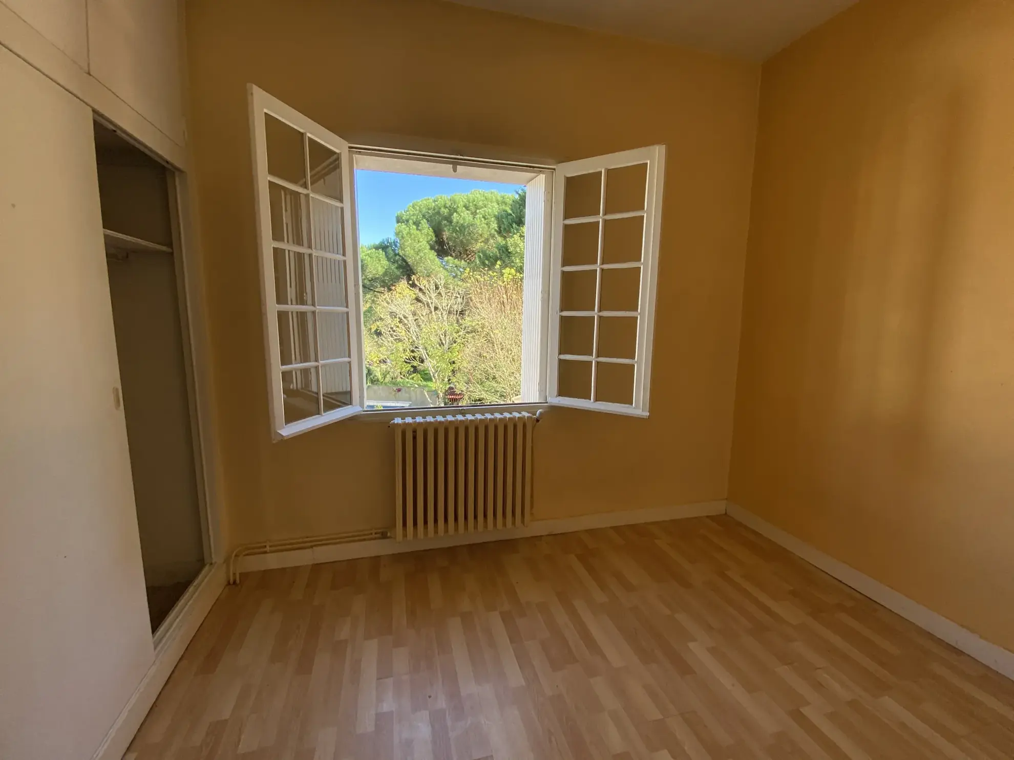 Maison à vendre au centre de Langon avec jardin et terrasse 