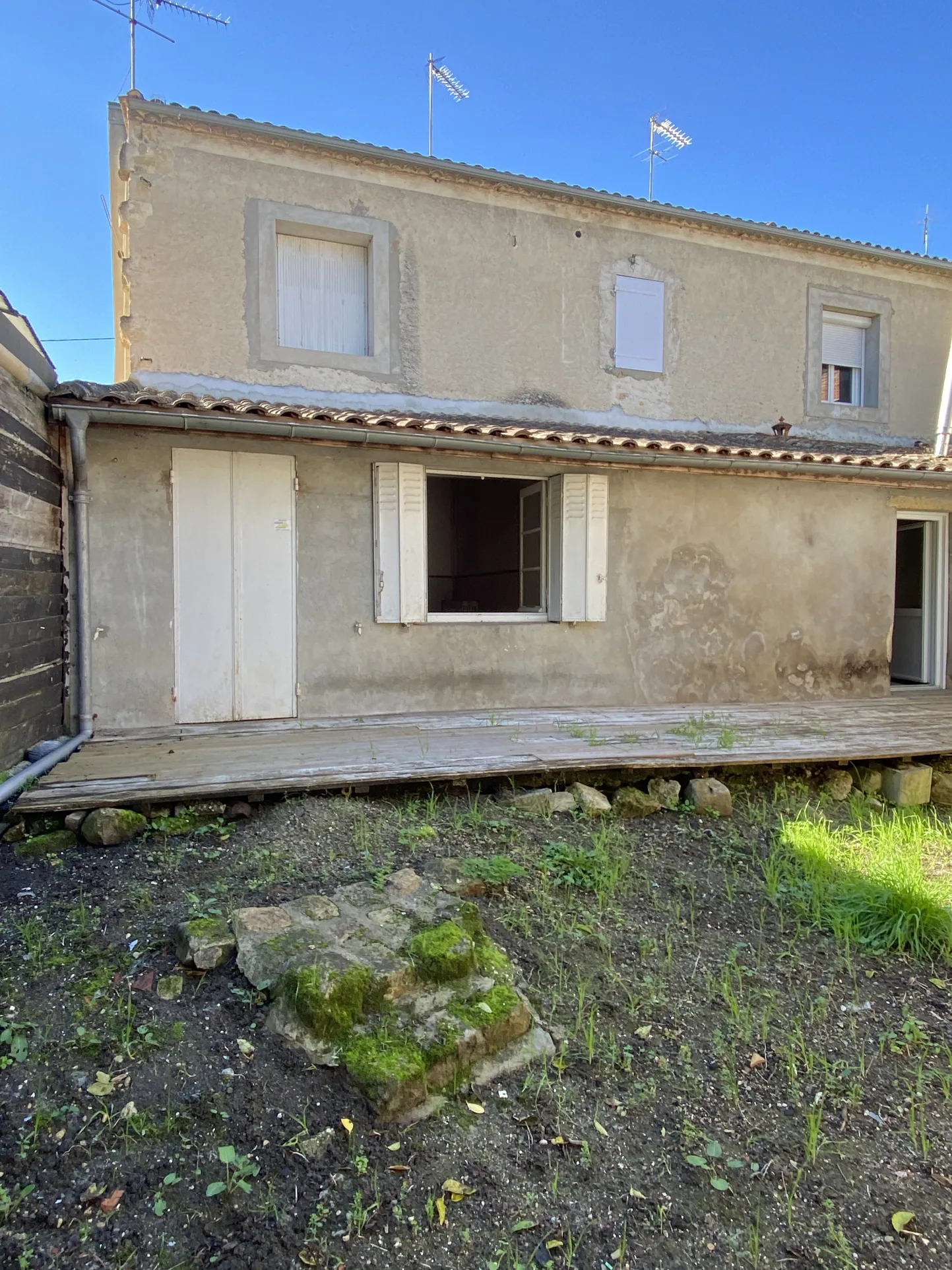 Maison à vendre au centre de Langon avec jardin et terrasse 
