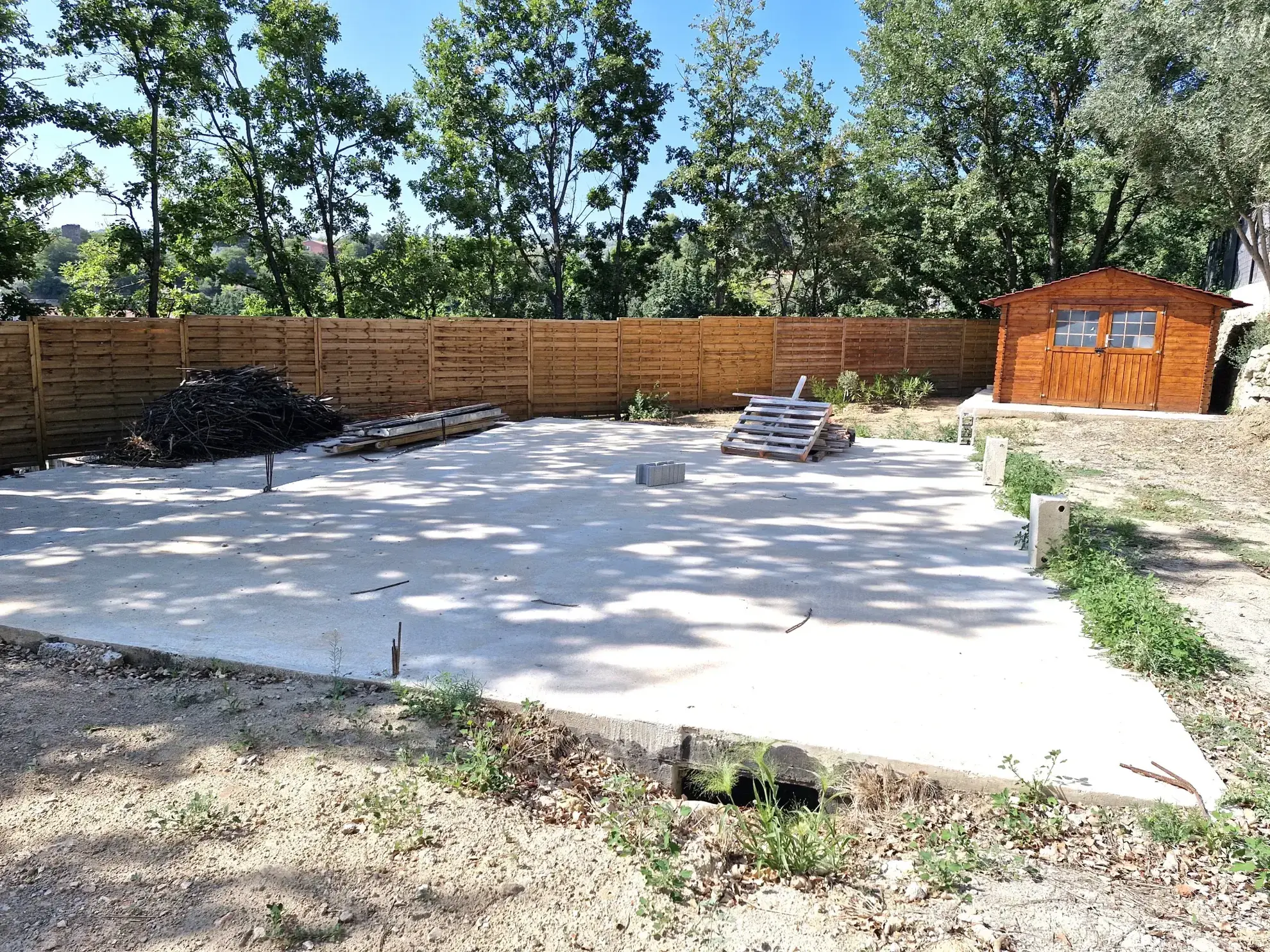 Terrain à bâtir de 580 m² à Salernes avec permis et vue dégagée