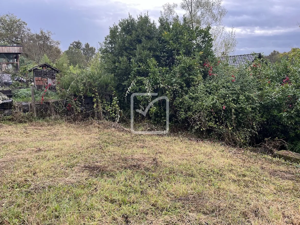 Maison à rénover à Objat avec fort potentiel d'investissement 