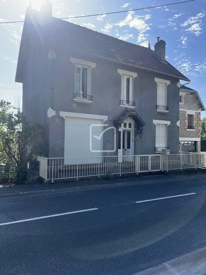 Maison à rénover à Objat avec fort potentiel d'investissement