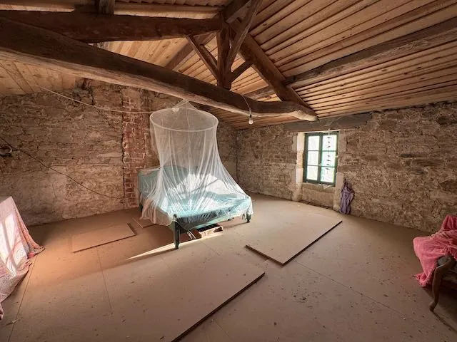 Charmante maison en pierres à rénover à St Martin Lars en Vendée 