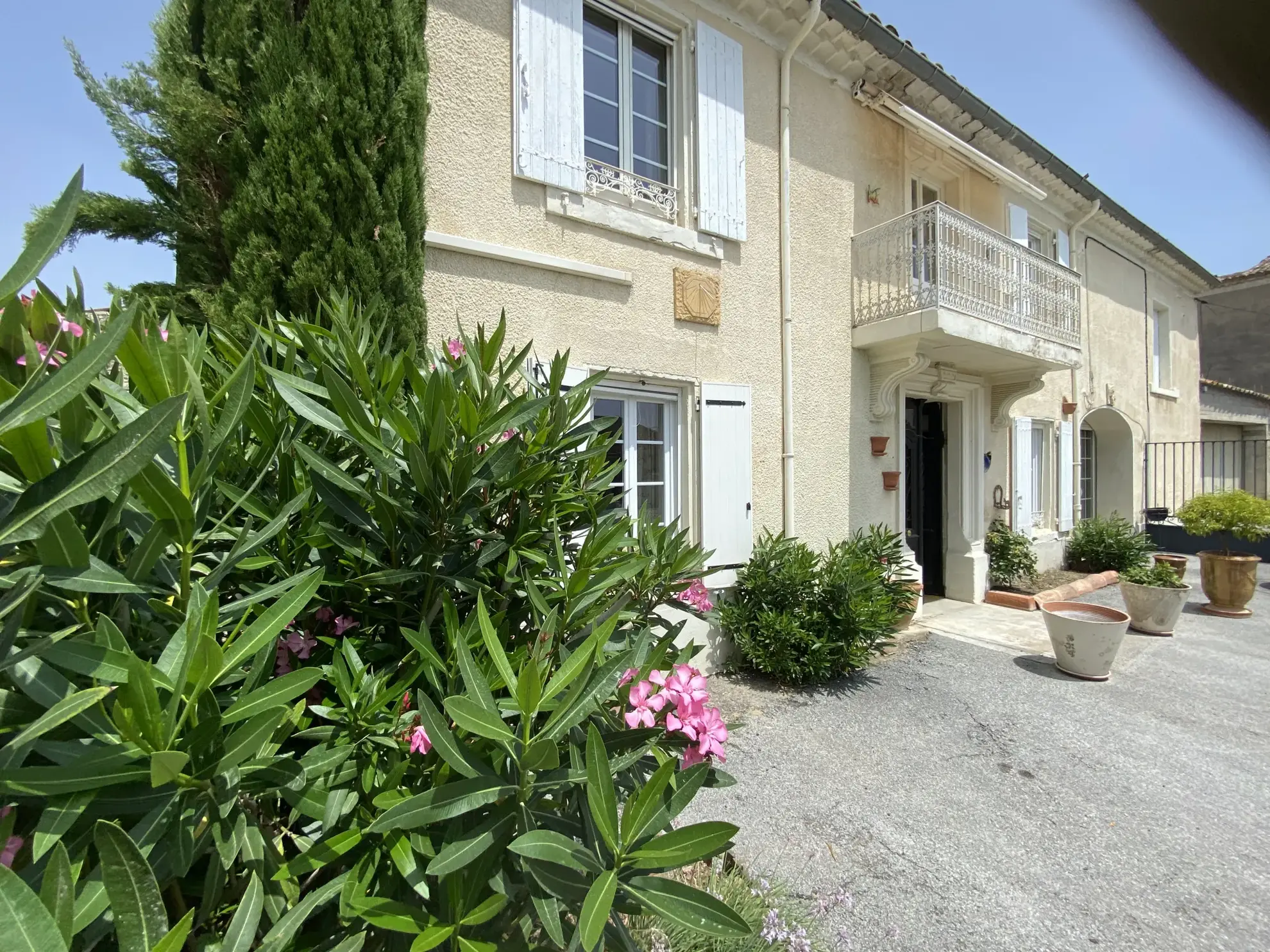 Charmante maison en pierre avec vue dégagée à Savignargues - 4 chambres, terrain piscinable 