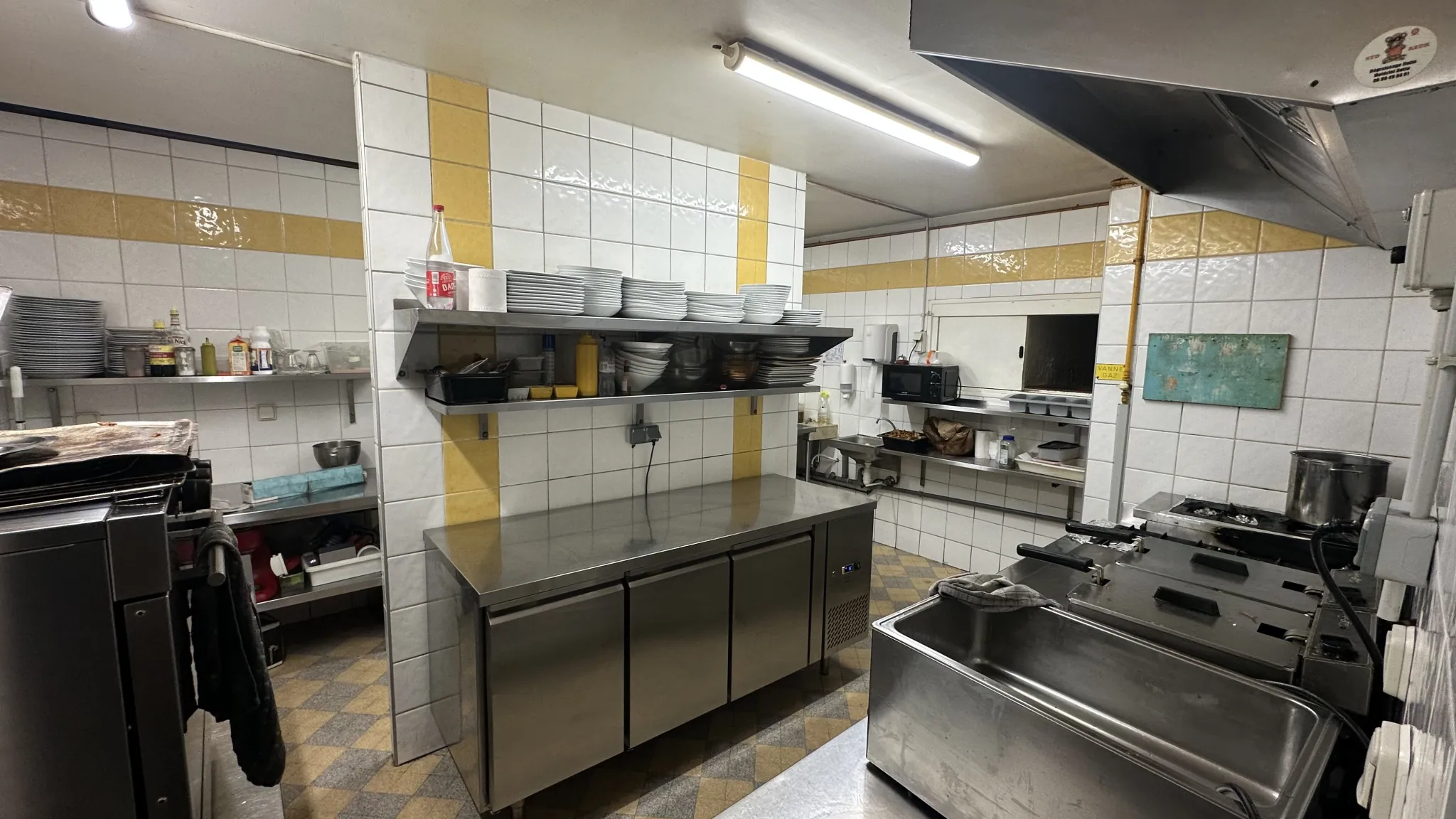 Vente murs commerciaux loués au Beausset - Opportunité d’investissement à forte rentabilité 