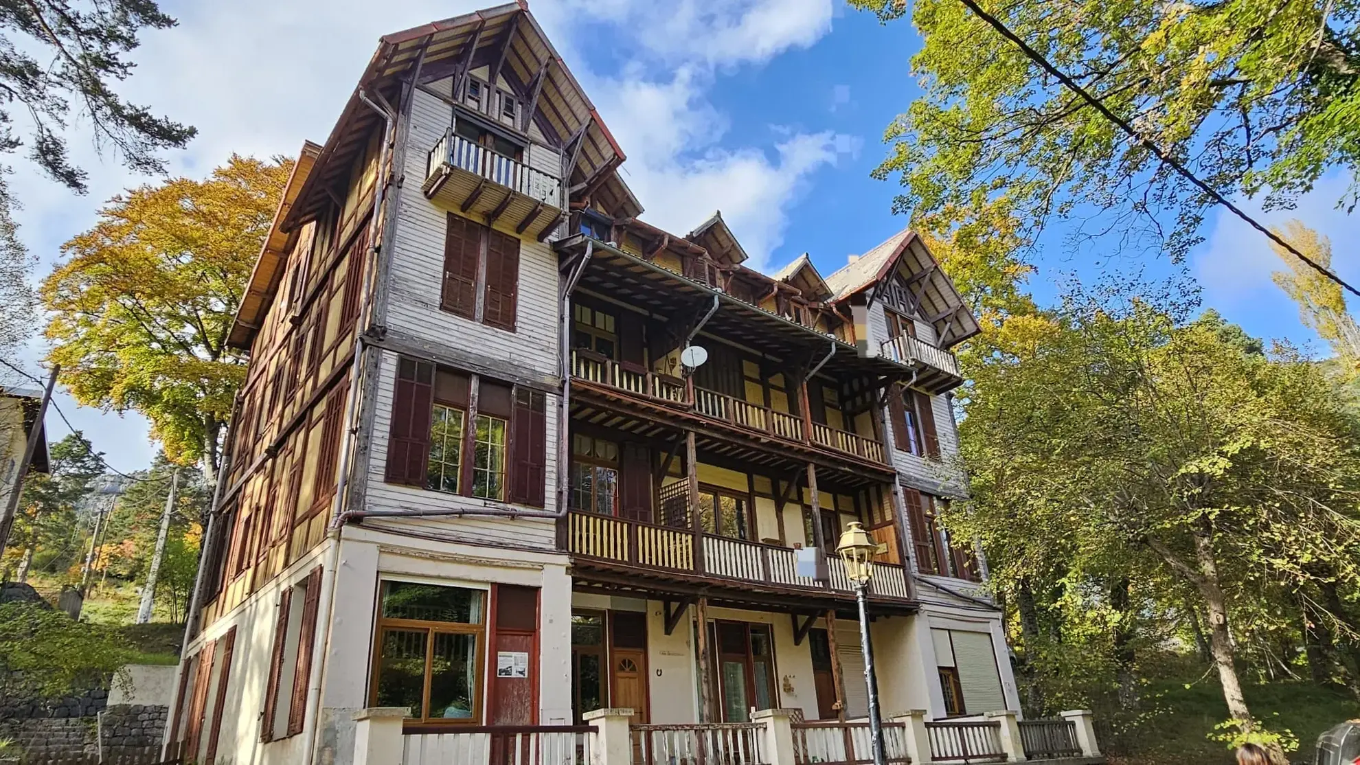 Appartement à rénover avec 3 chambres et balcon à Thorenc 
