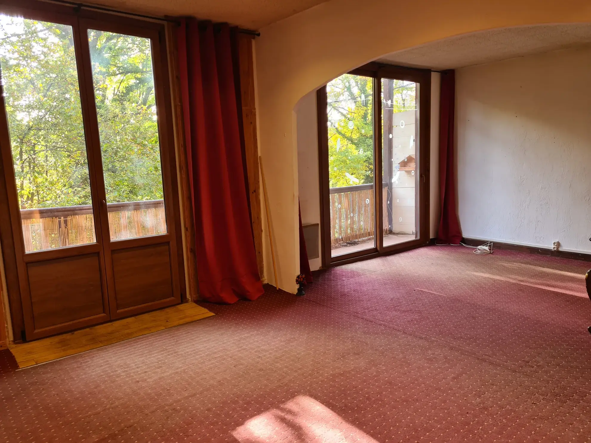 Appartement à rénover avec 3 chambres et balcon à Thorenc 