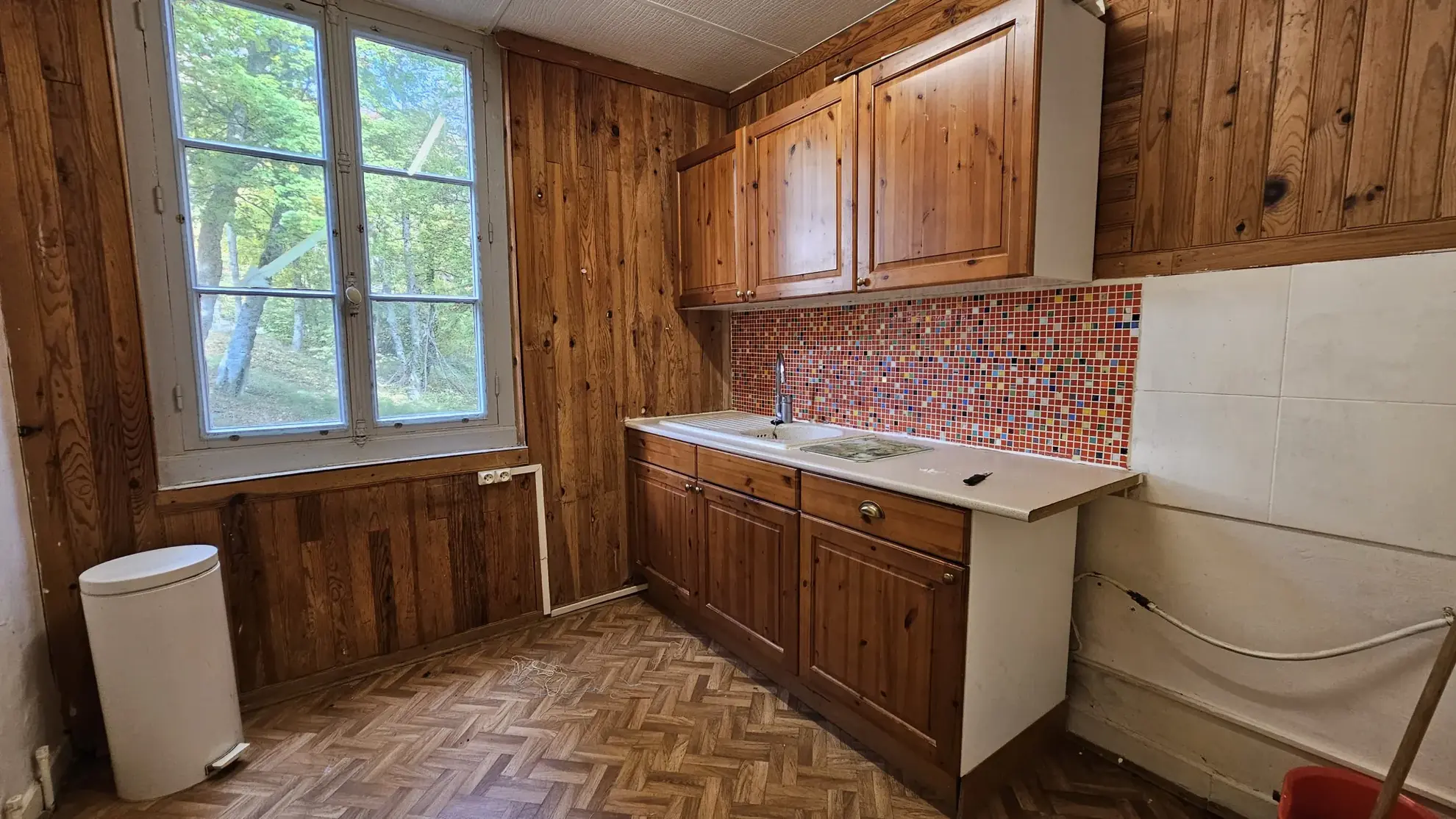 Appartement à rénover avec 3 chambres et balcon à Thorenc 