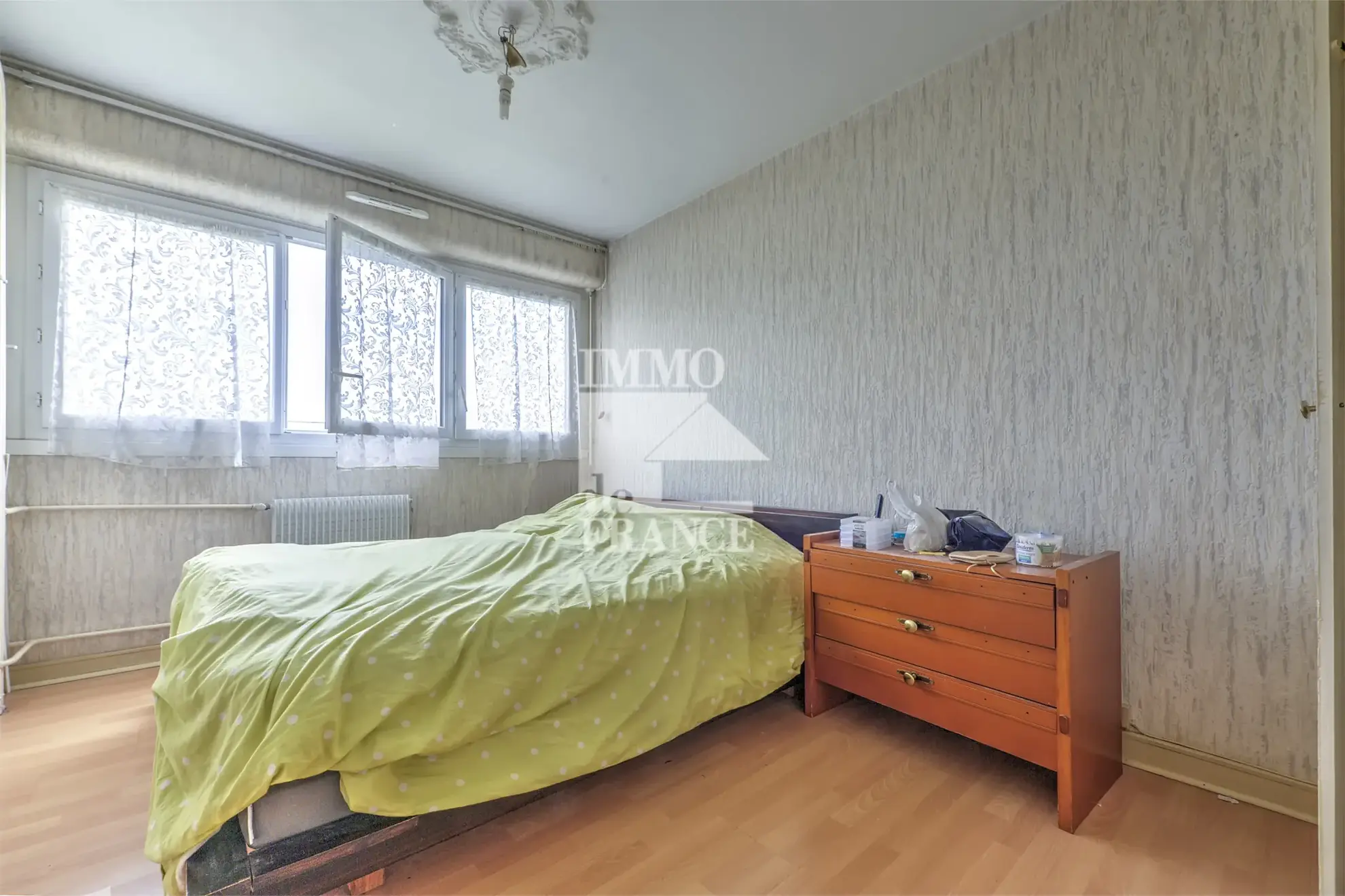 Appartement familial de 100,50 m² à Pontoise avec 4 chambres et double séjour 
