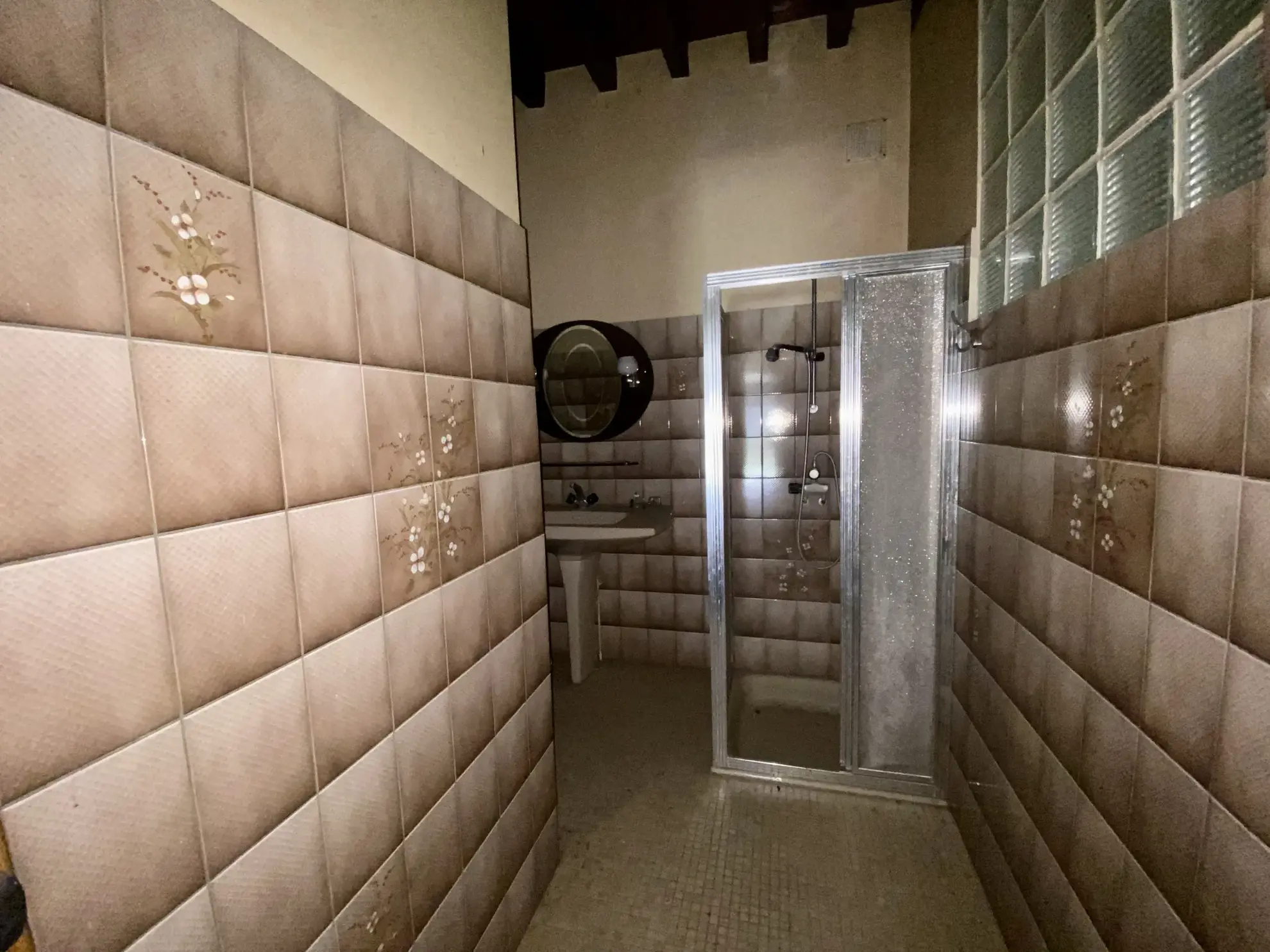 Fermette authentique à Lurcy-le-Bourg avec potentiel et vue panoramique 