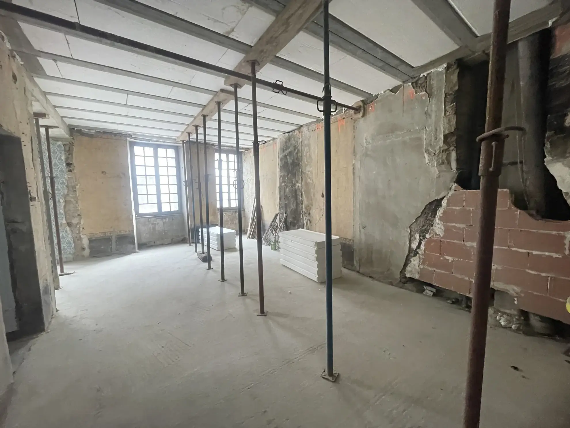 Immeuble à vendre au centre de Saint Affrique avec potentiel locatif 