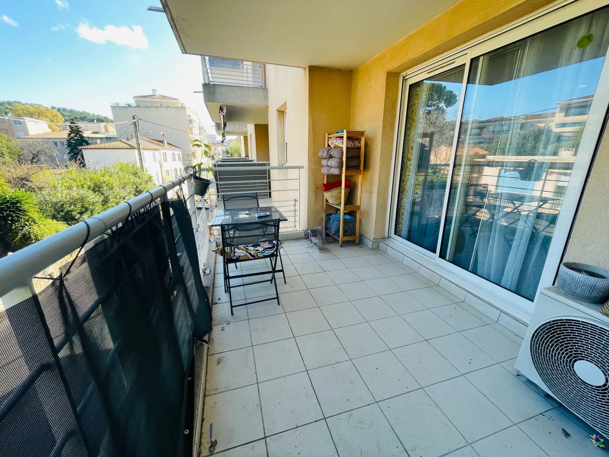 Appartement T3 à La Seyne-sur-Mer avec terrasses et parking privé 
