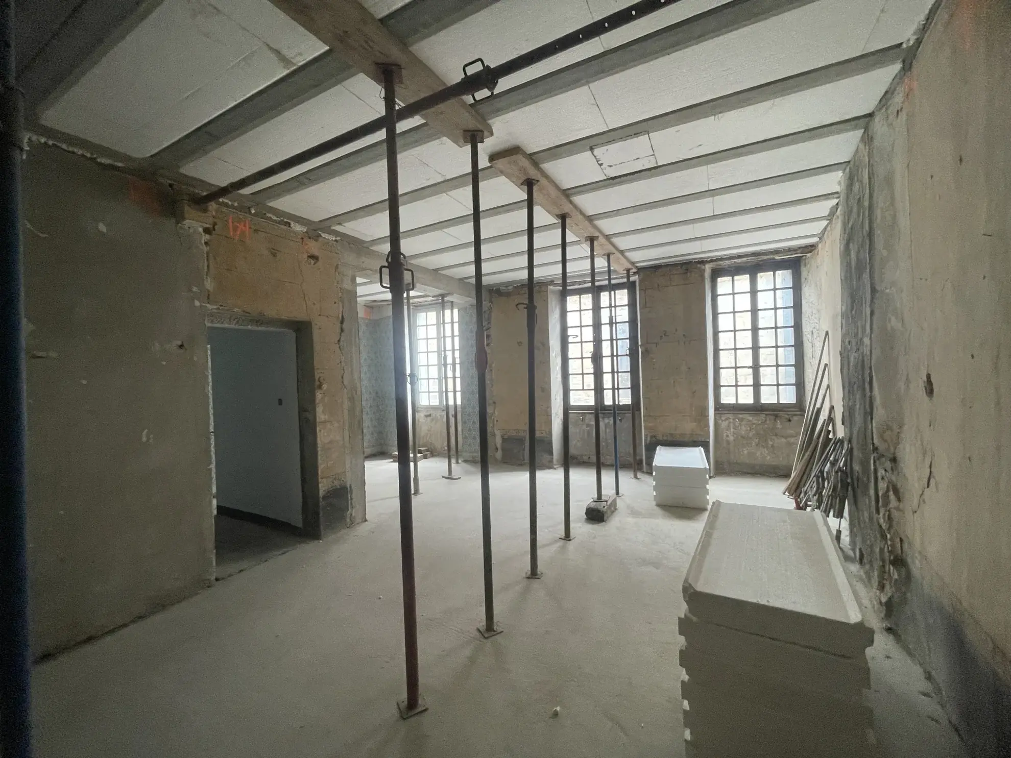 Immeuble à vendre au centre de Saint Affrique avec potentiel locatif 