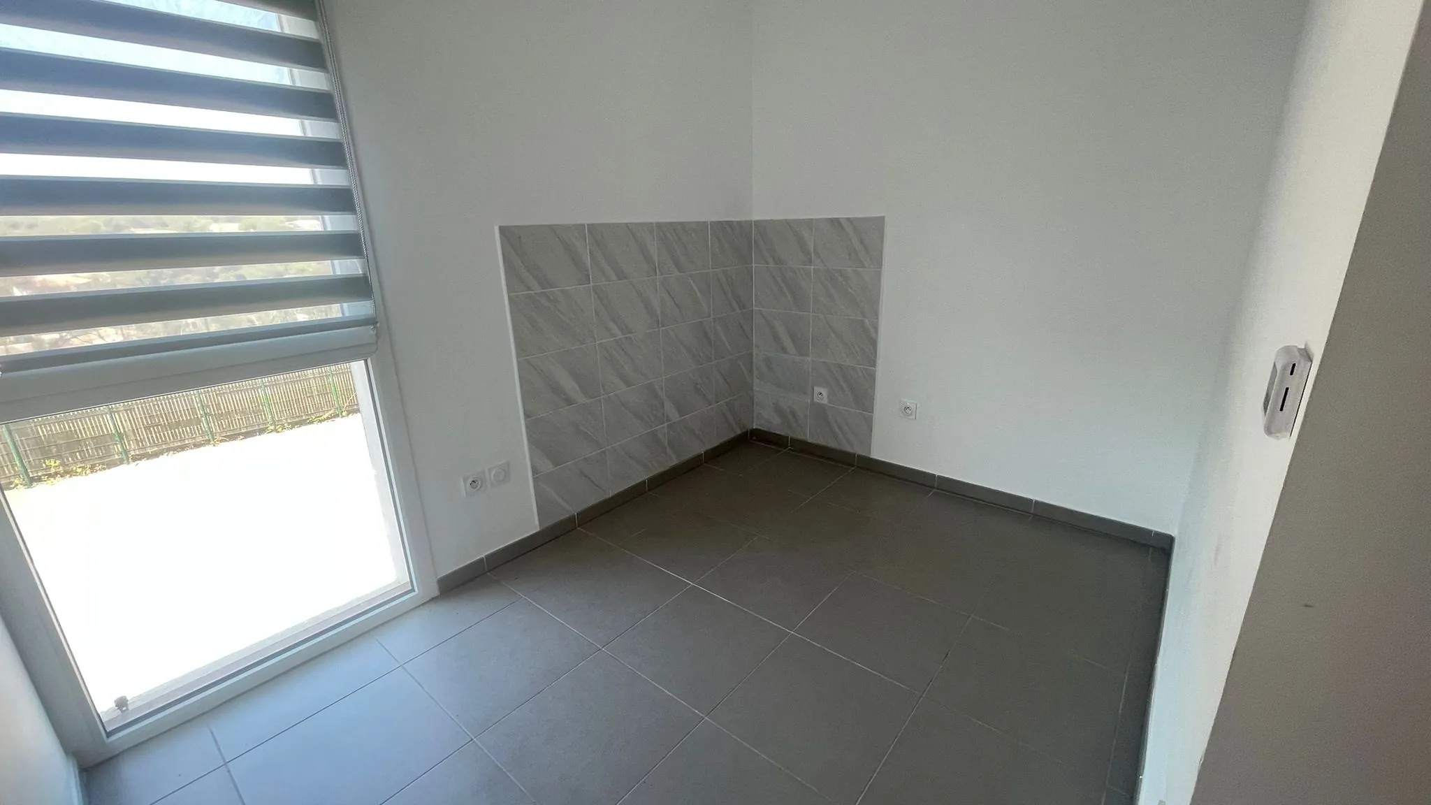 Appartement T3 moderne de 58,75 m² à Martigues, résidence sécurisée et parking 