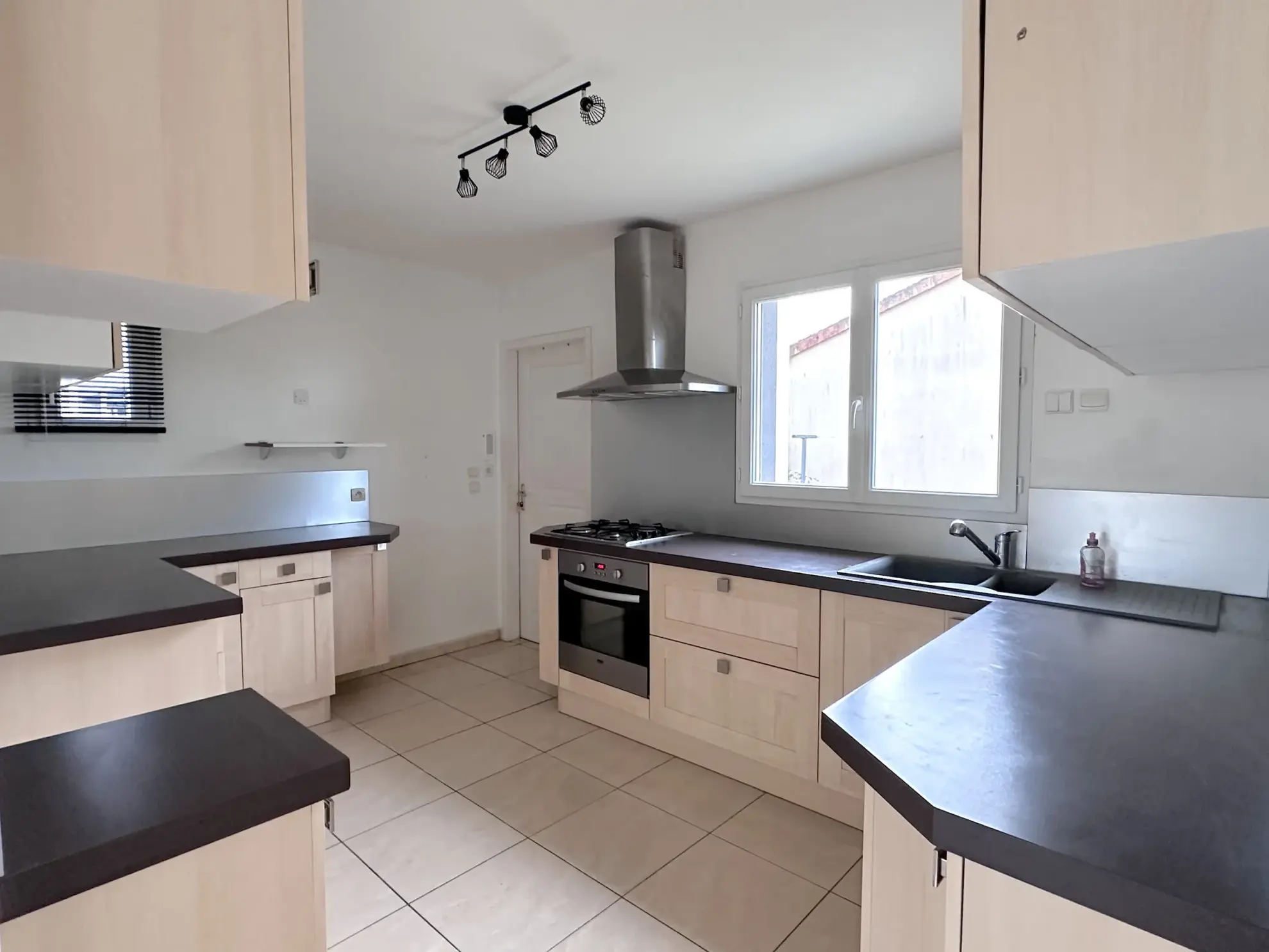 Maison familiale 4 chambres à Fontaine-le-Comte, proche de Poitiers Sud 