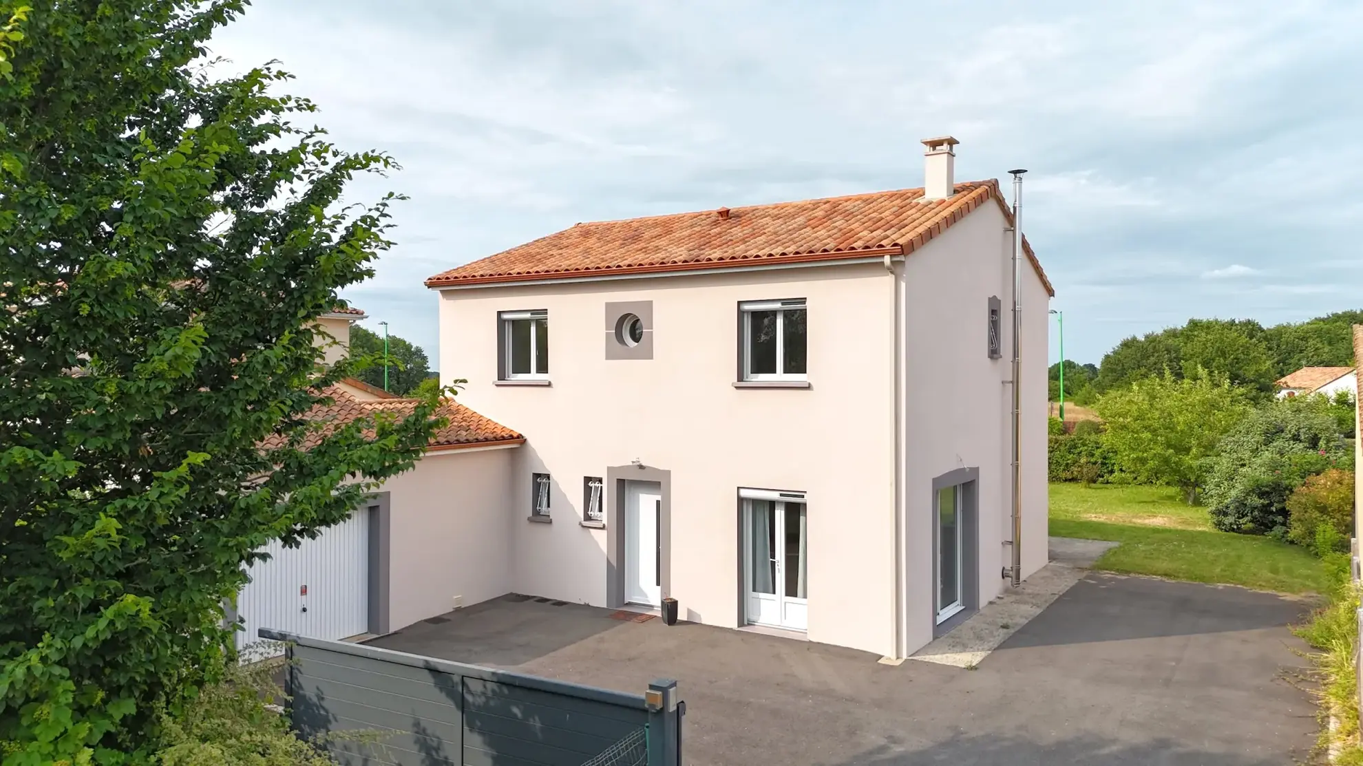 Maison familiale 4 chambres à Fontaine-le-Comte, proche de Poitiers Sud