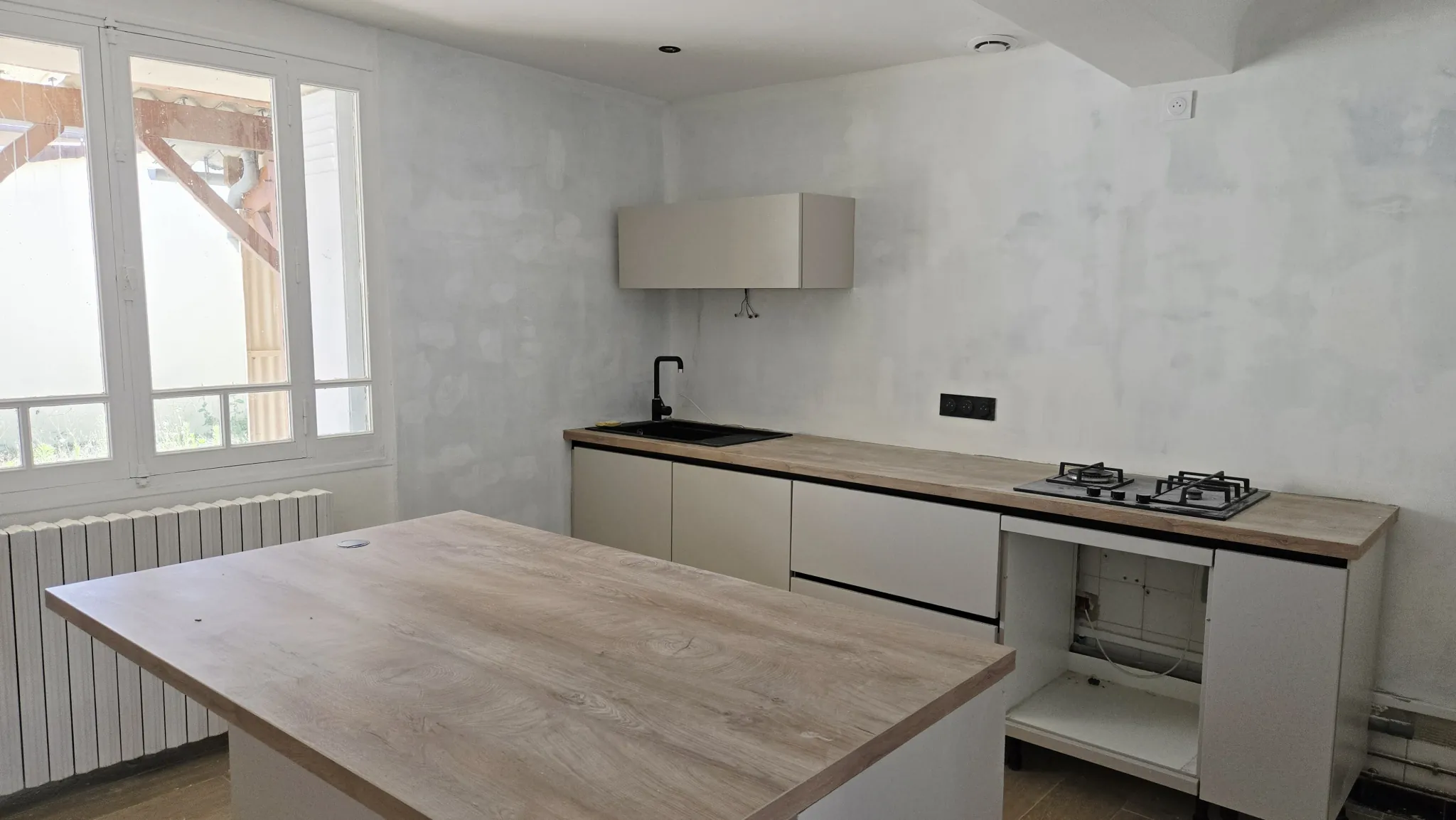 Maison en pierre de 110 m² à Puisseguin avec cour et potentiel d’extension 