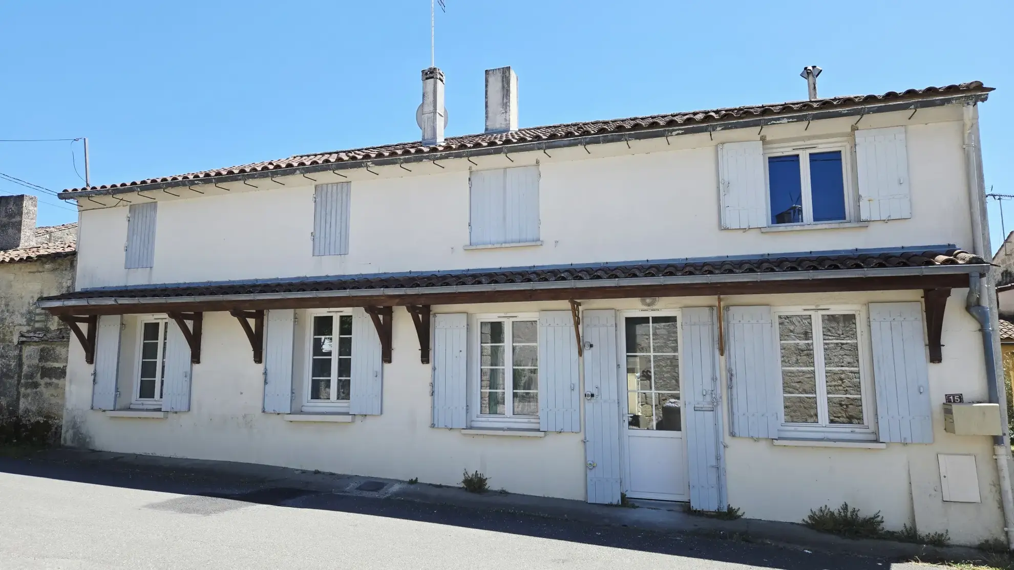 Maison en pierre de 110 m² avec cour à Puisseguin, proche Libourne