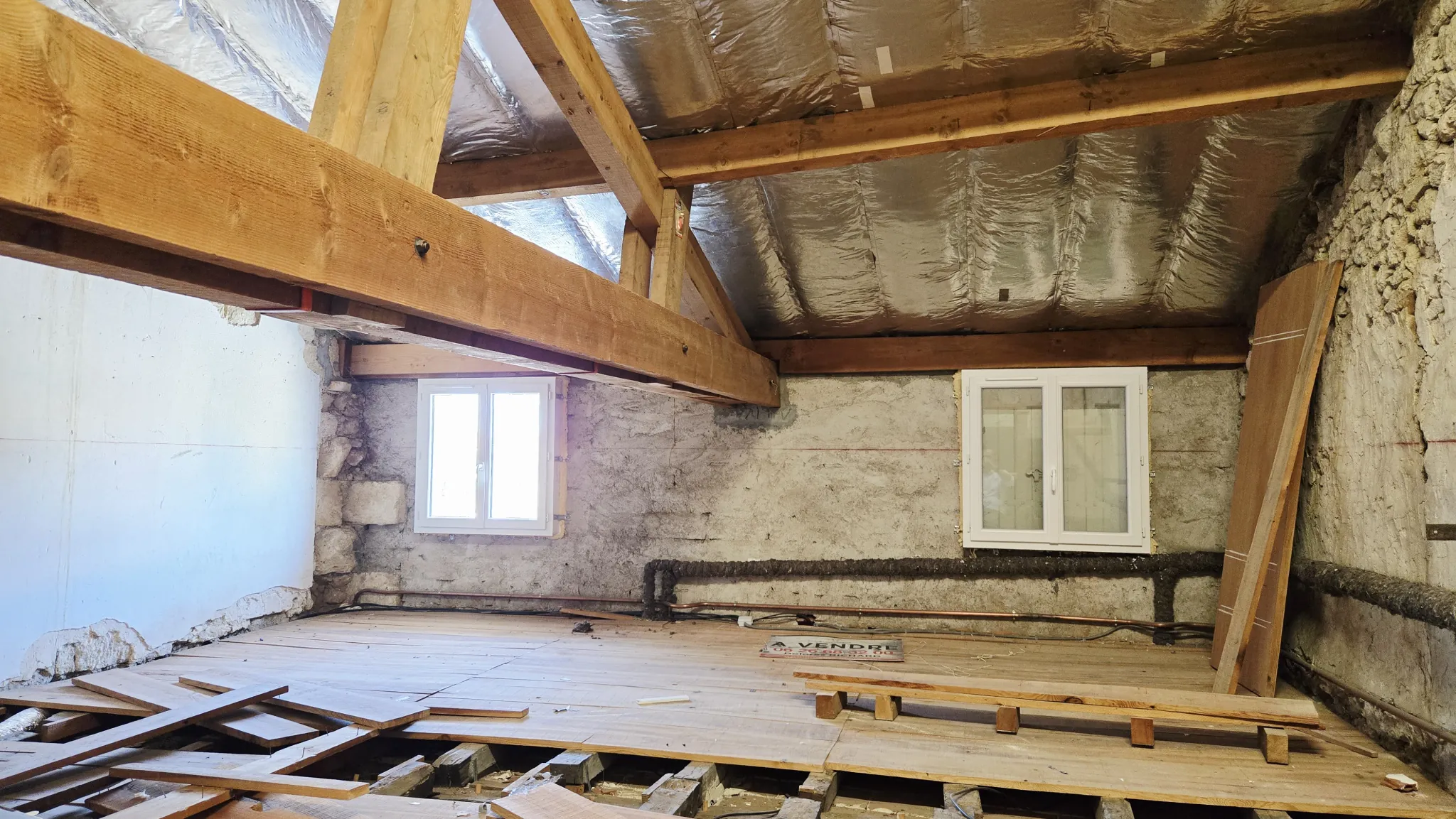 Maison en pierre de 110 m² à Puisseguin avec cour et potentiel d’extension 