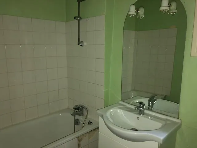 Immeuble locatif à Marcigny avec local commercial et appartements en vente 