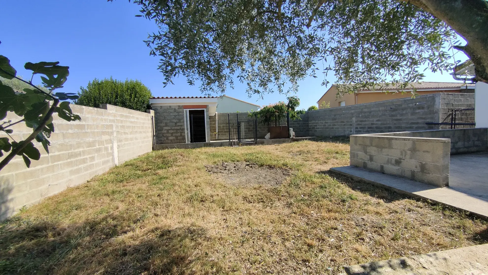 Maison en pierre rénovée de 170 m² avec garage et jardin près de Langon 