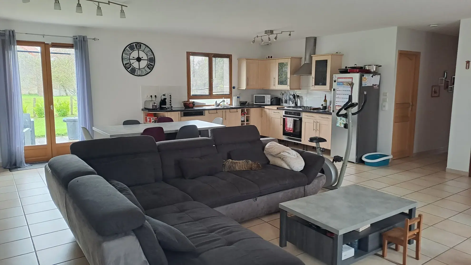 Maison familiale de 142 m² avec 4 chambres et grand terrain à La Celle Saint Cyr