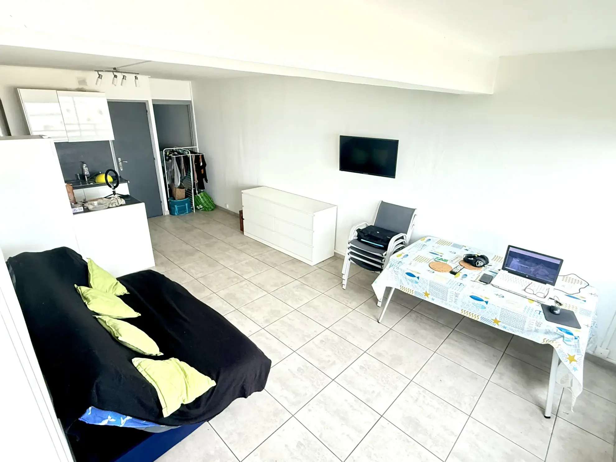 Studio cabine entièrement rénové avec vue sur mer à Le Barcarès – Résidence calme 