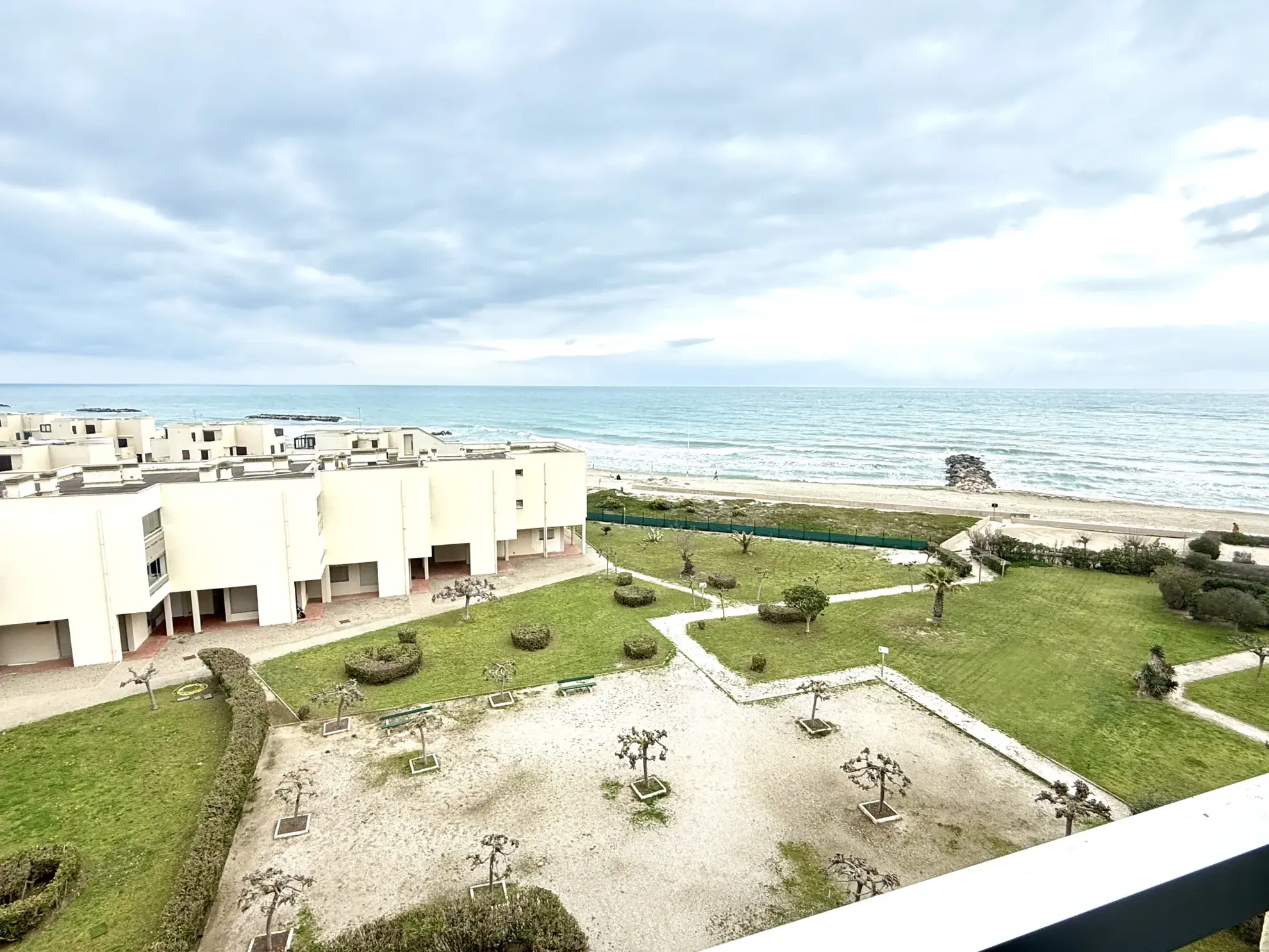 Studio cabine entièrement rénové avec vue sur mer à Le Barcarès – Résidence calme 