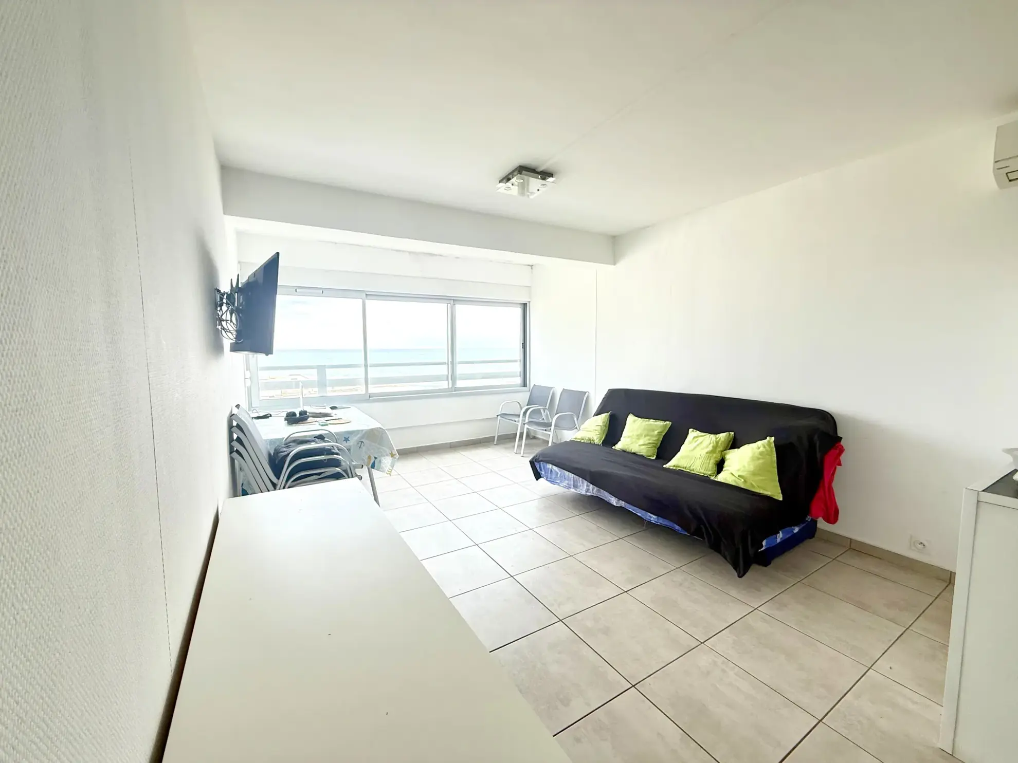 Studio cabine entièrement rénové avec vue sur mer à Le Barcarès – Résidence calme 