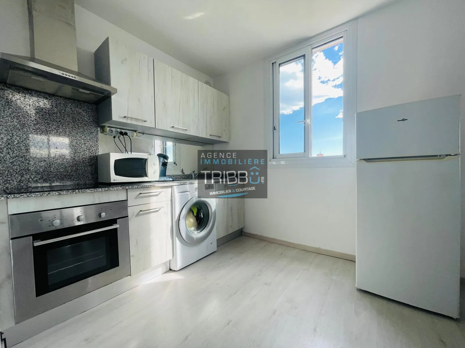 Appartement T2 rénové avec balcon et parking à Perpignan 