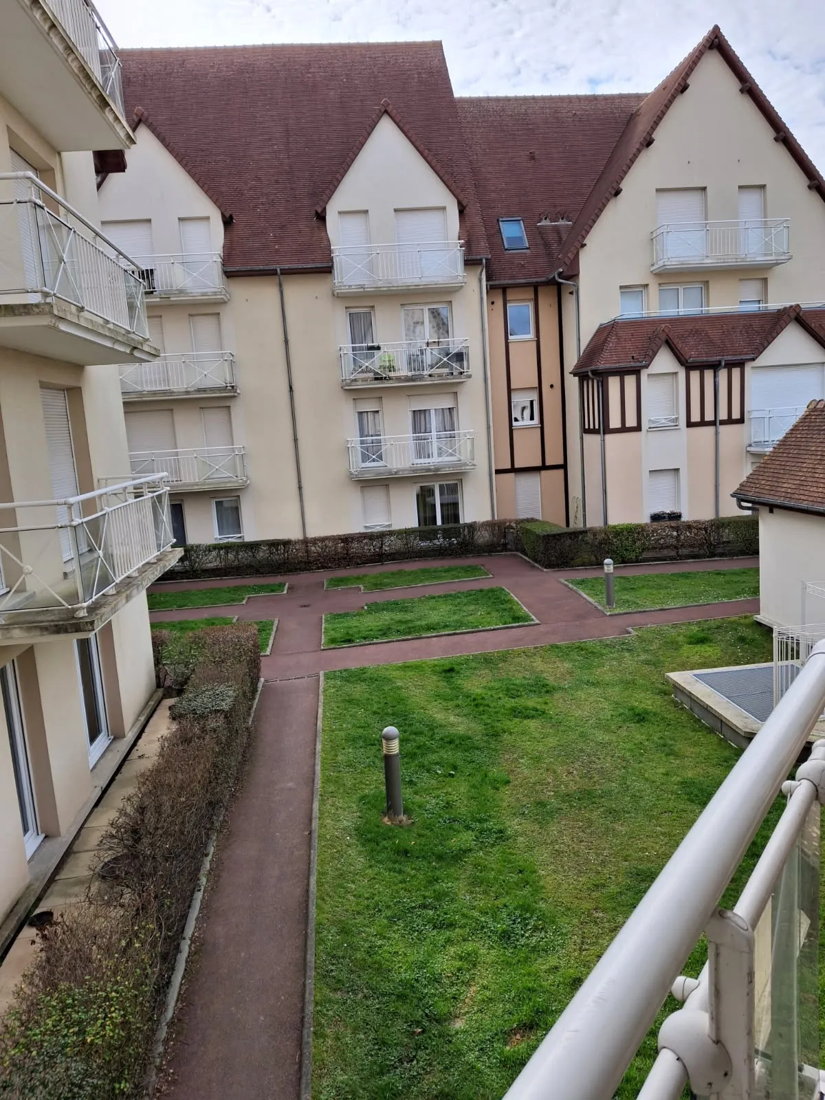 Appartement T2 à Merville-Franceville-Plage proche mer avec balcon et parking 