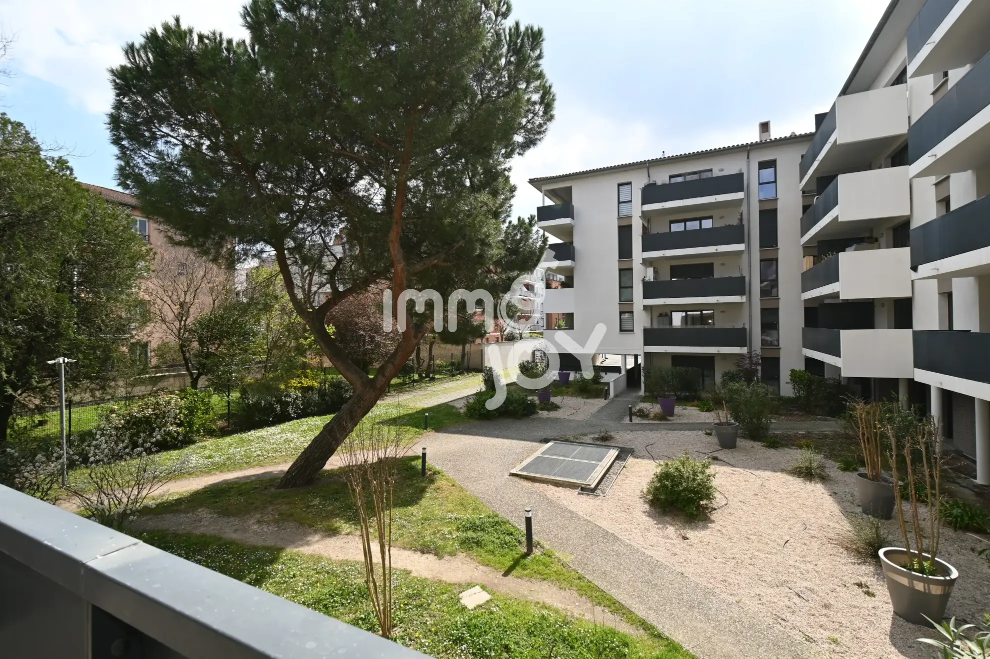 A vendre à Toulouse, Appartement T3 lumineux avec balcon et parking en résidence récente 