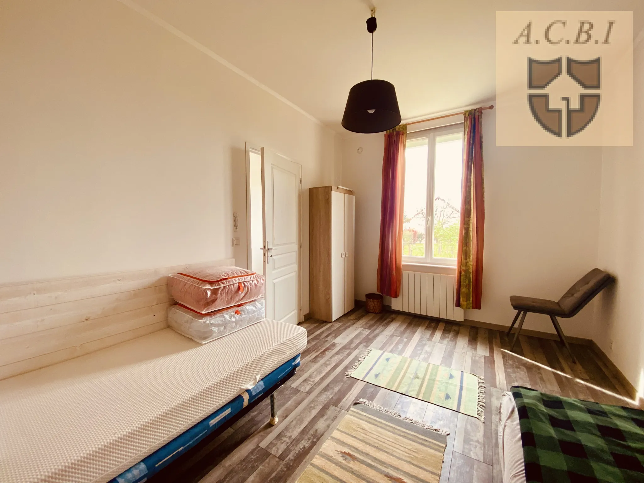 Maison de plain-pied à Montoire-sur-le-Loir avec jardin clos et modernité 