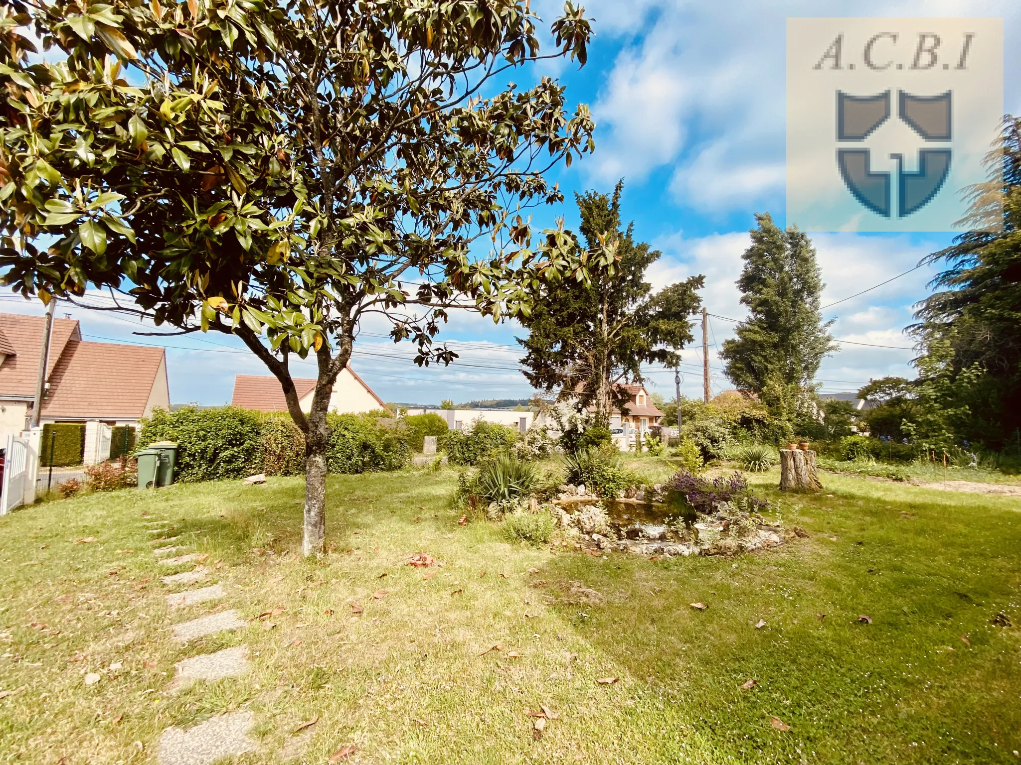 Maison de plain-pied à Montoire-sur-le-Loir avec jardin clos et modernité 
