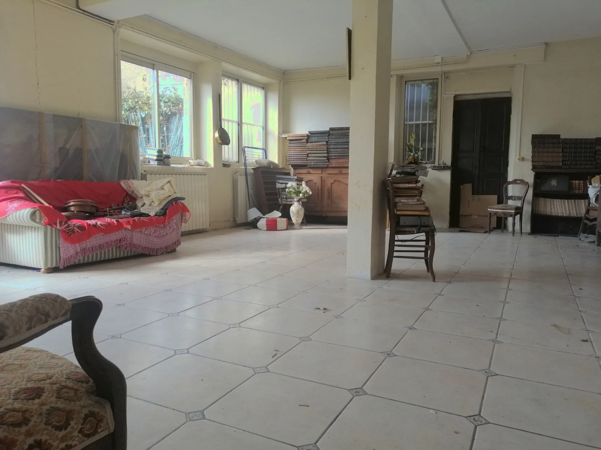 Maison de ville à Nevers de 163 m² avec jardin et garage, secteur privilégié