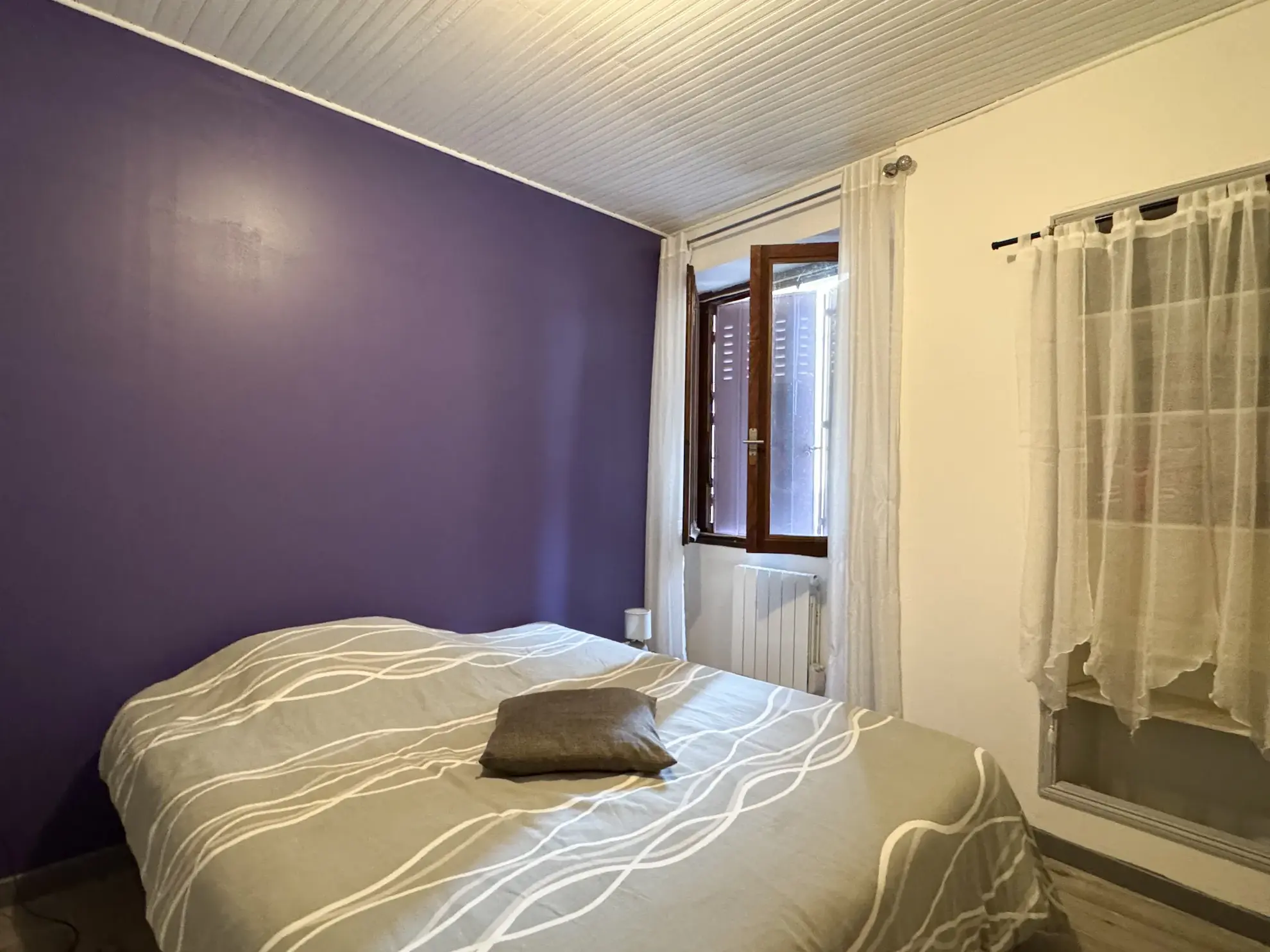 Immeuble de rapport rénové à Saint-Marcel-les-Sauzet avec 3 logements loués 