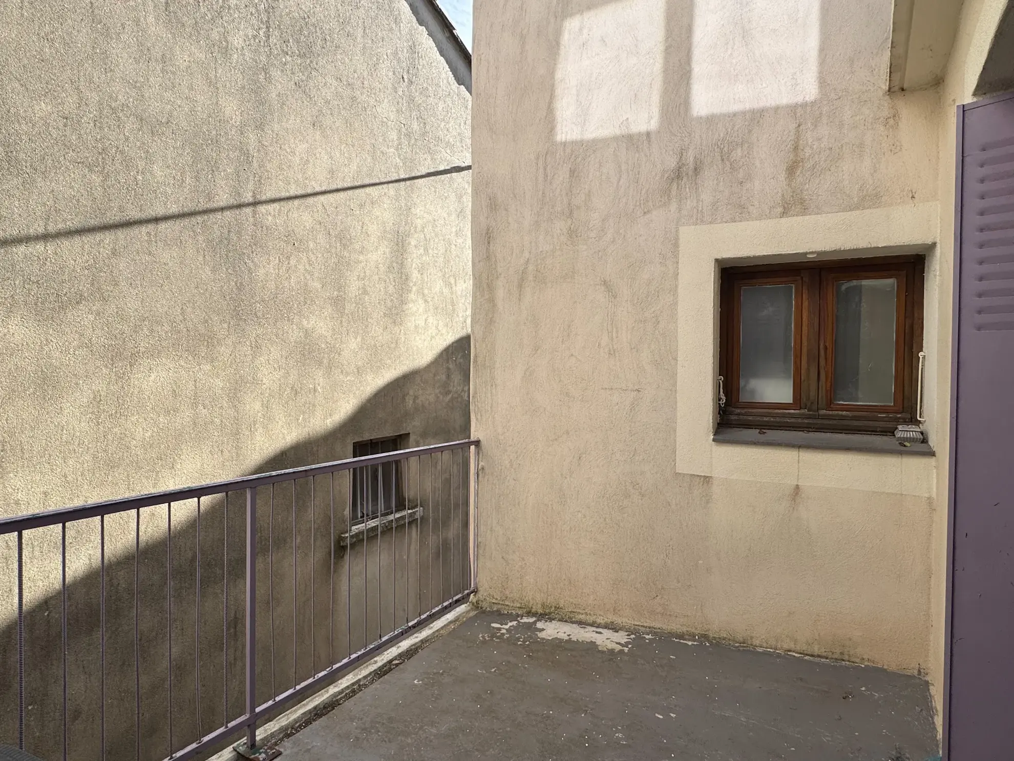 Immeuble de rapport rénové à Saint-Marcel-les-Sauzet avec 3 logements loués 