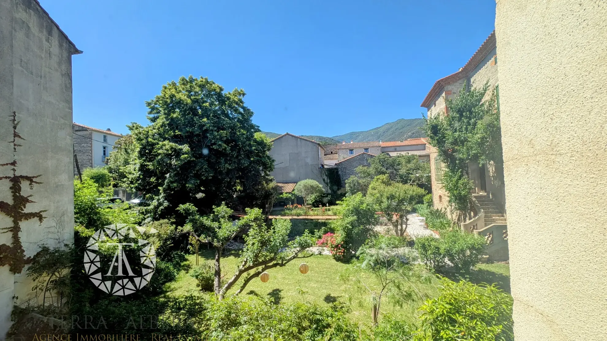 Maison de village avec fort potentiel de division à Laroque des Albères 