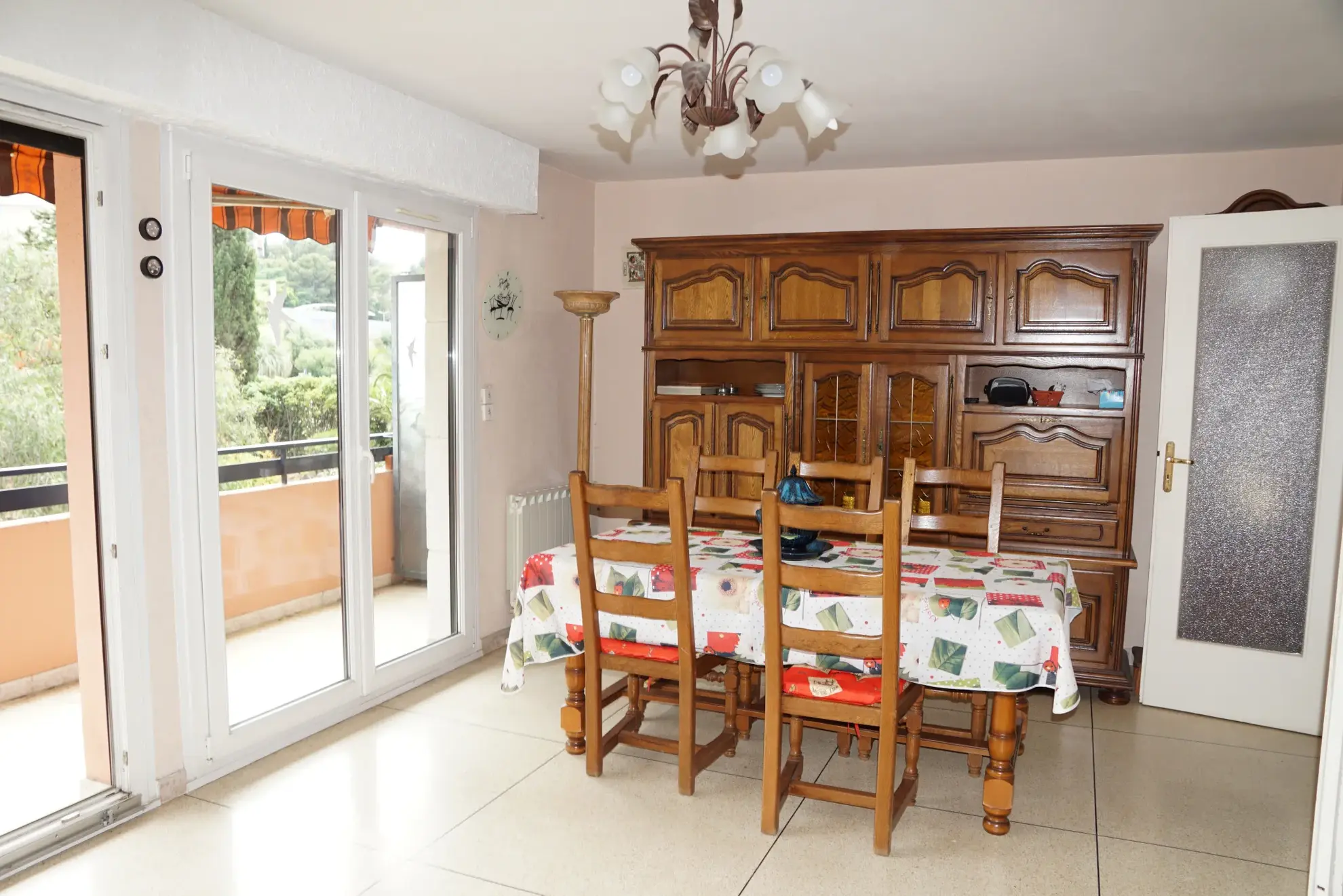 Grand appartement 2 pièces avec terrasse en plein centre de Cavalaire-sur-Mer