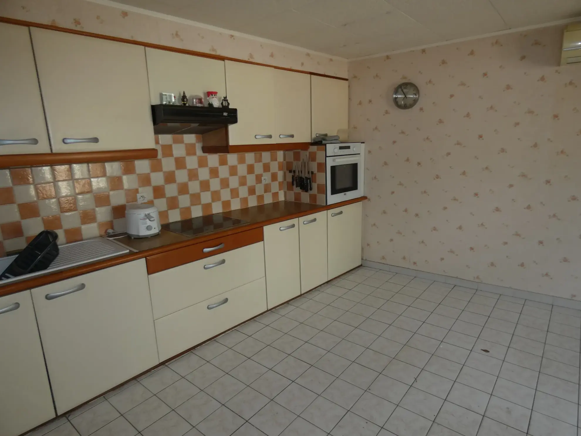 Maison contemporaine de 125 m² à Brienon-sur-Armançon avec garage et panneaux solaires 