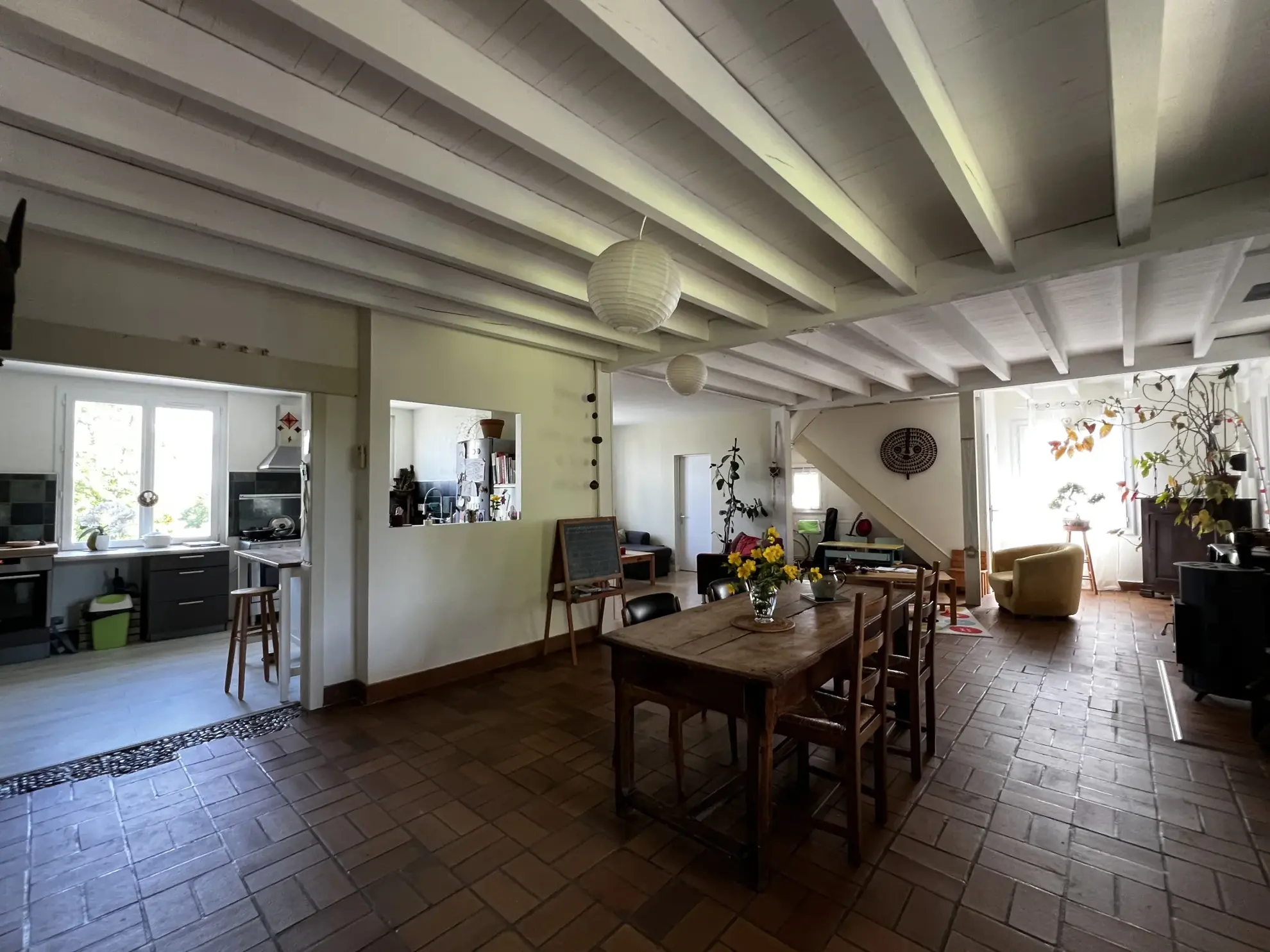 Maison familiale avec piscine, 5 chambres et grand garage à Puybarban 