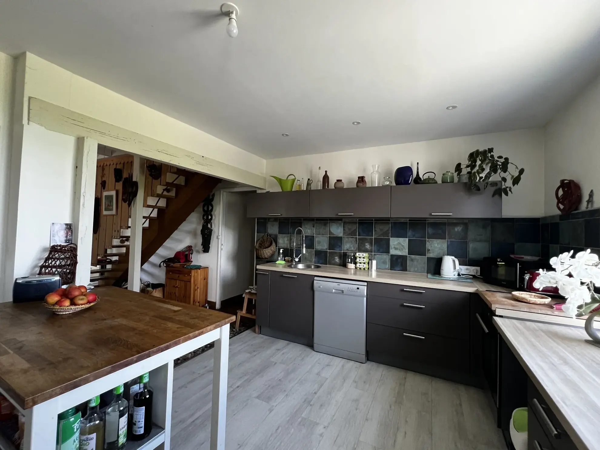 Maison familiale avec piscine, 5 chambres et grand garage à Puybarban 