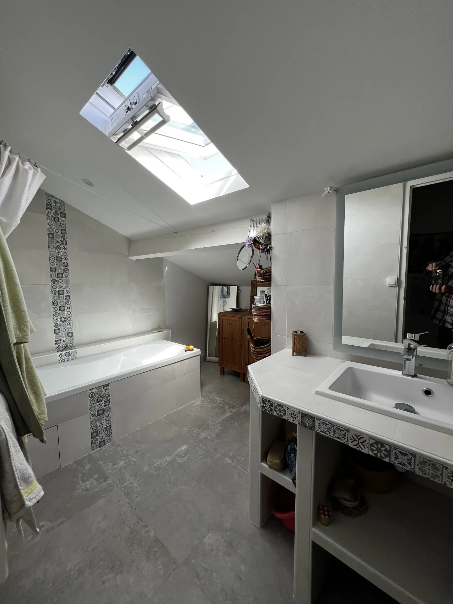 Maison familiale avec piscine, 5 chambres et grand garage à Puybarban 