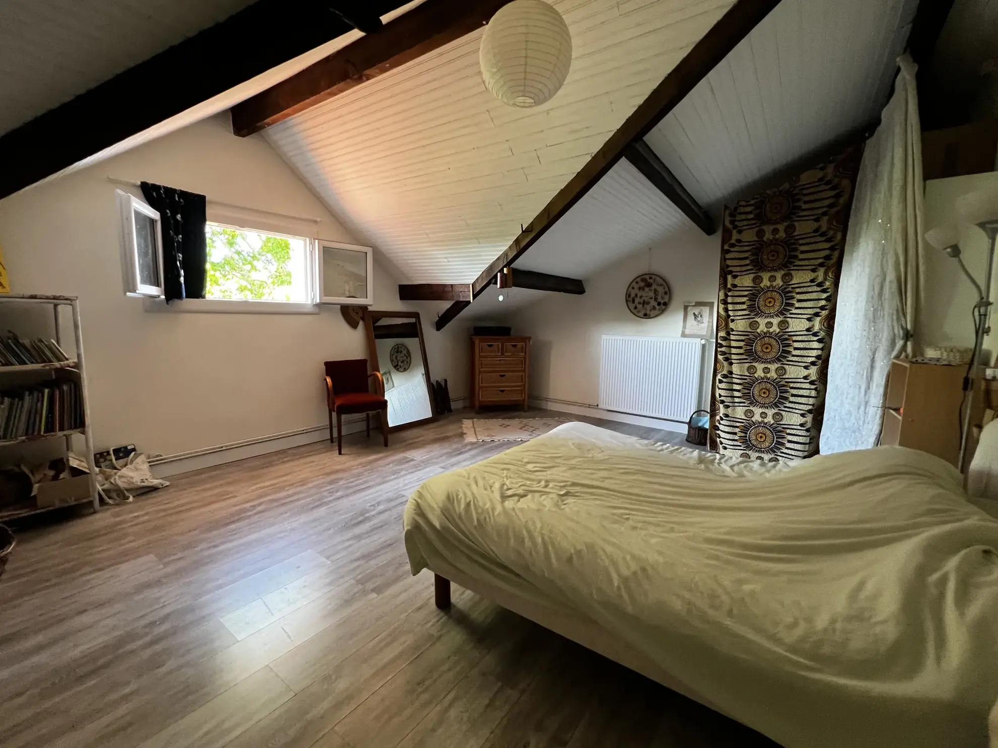 Maison familiale avec piscine, 5 chambres et grand garage à Puybarban 