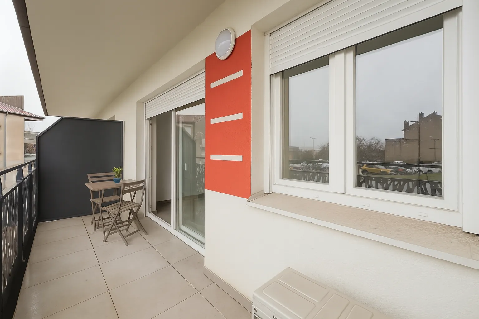 Spacieux T2 avec terrasse à Hayange, résidence récente, faible charges, parking privé 