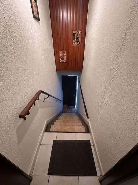 Maison de village à vendre à Marcigny avec 2 chambres et grand garage 